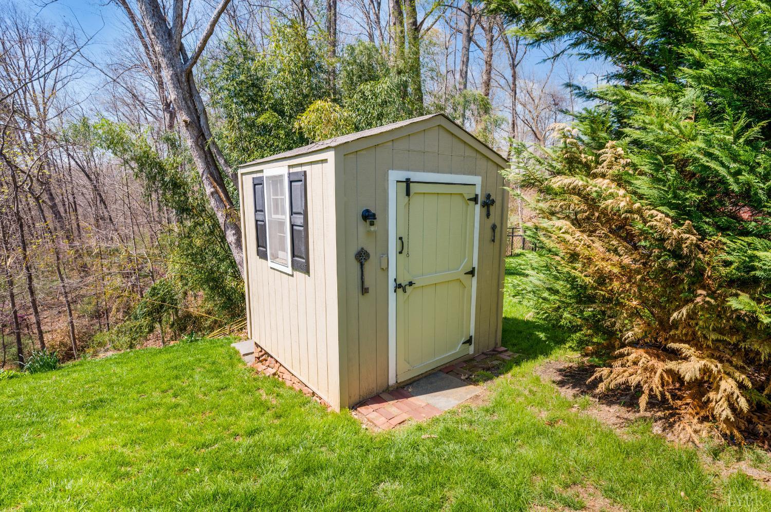 3609 Willow Lawn Court