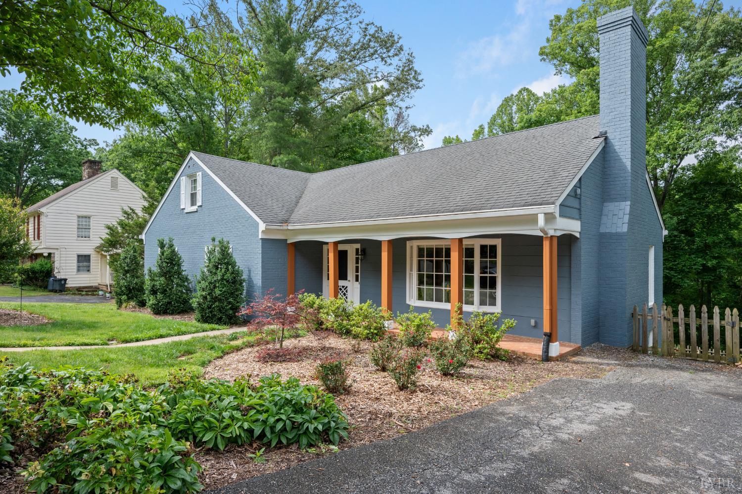 3521 Willow Lawn Drive