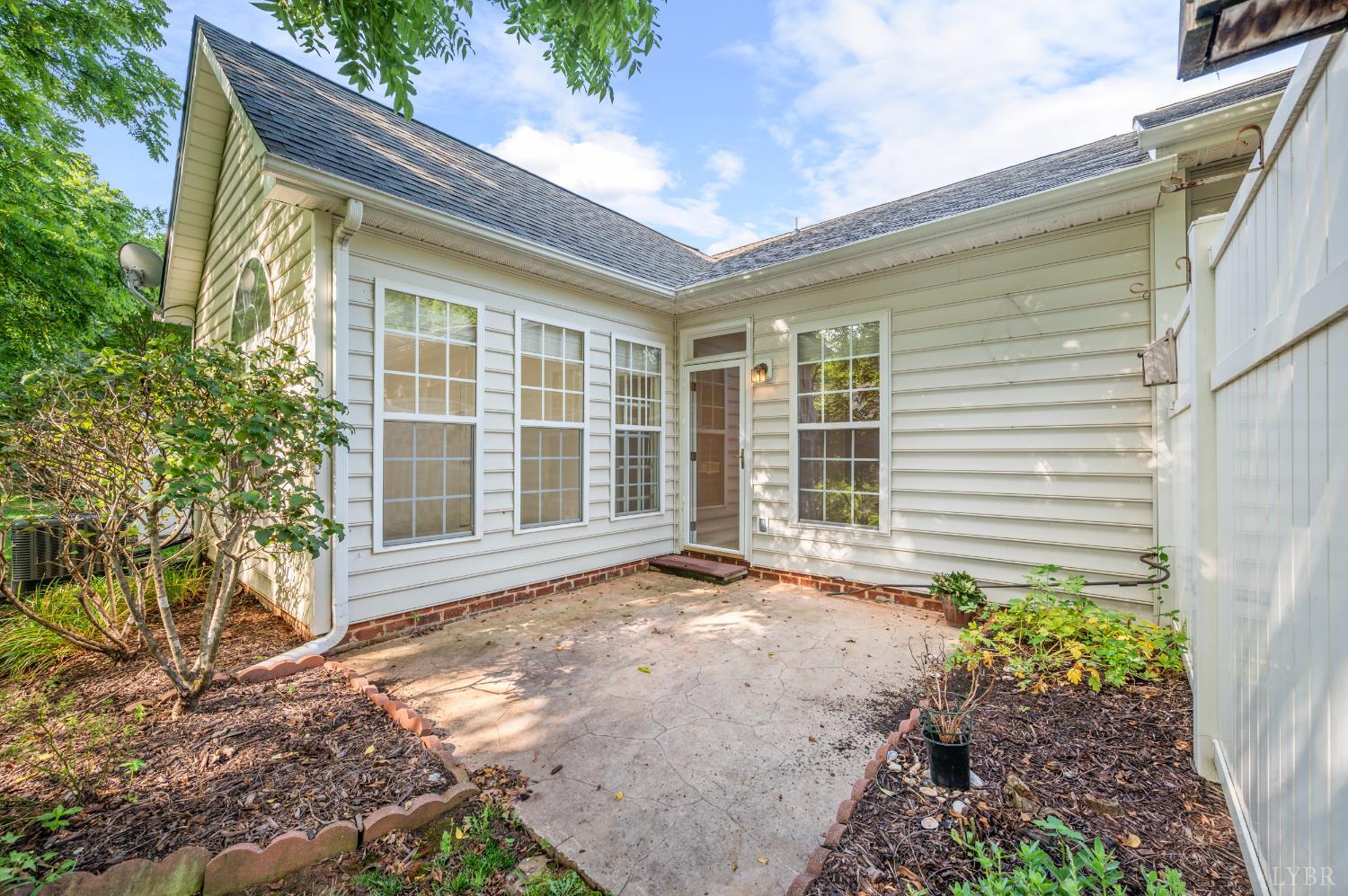 104 Villas Way Drive