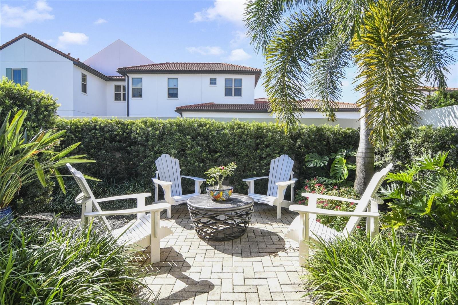 8830 BISMARCK PALM DR