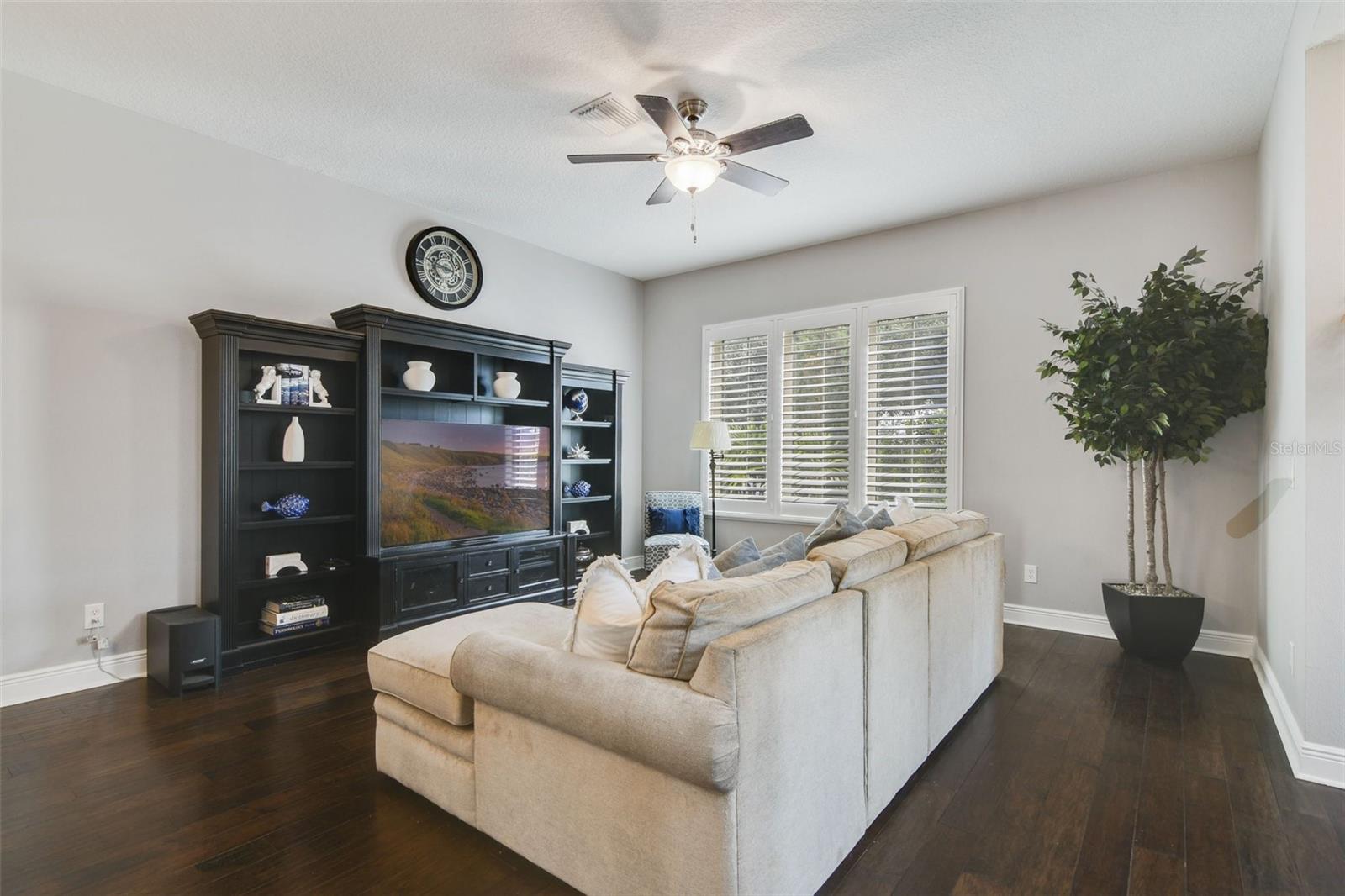 8830 BISMARCK PALM DR