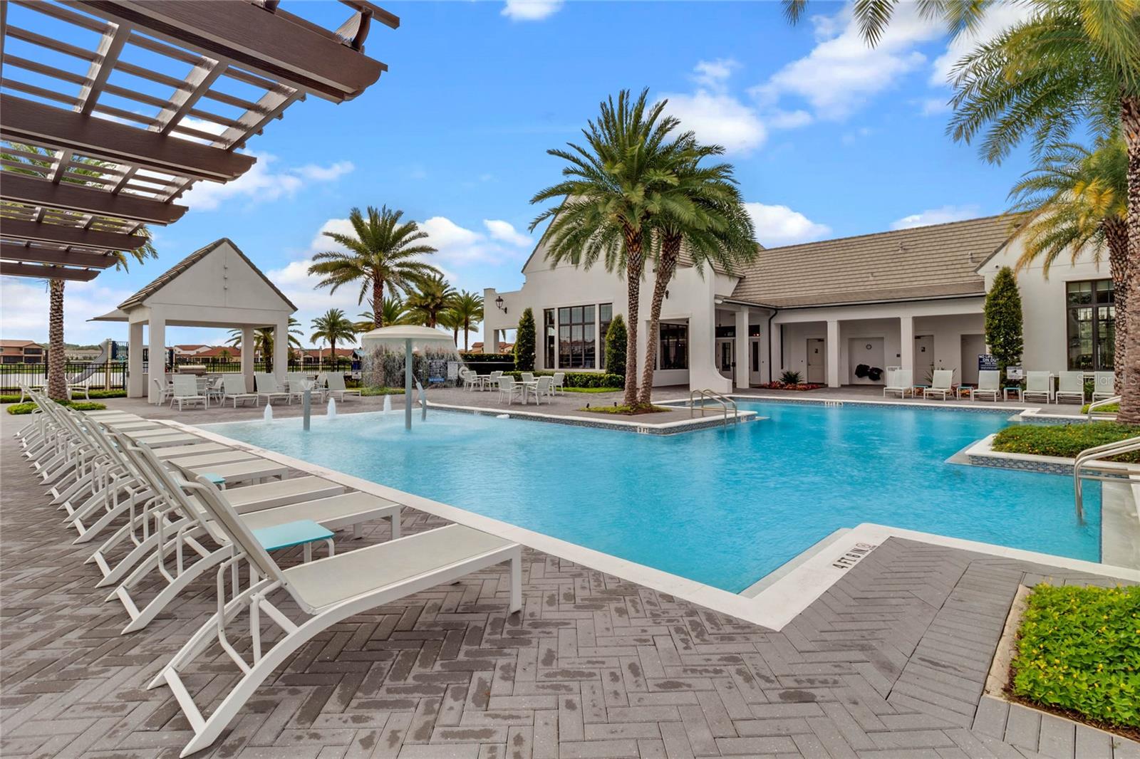 8830 BISMARCK PALM DR