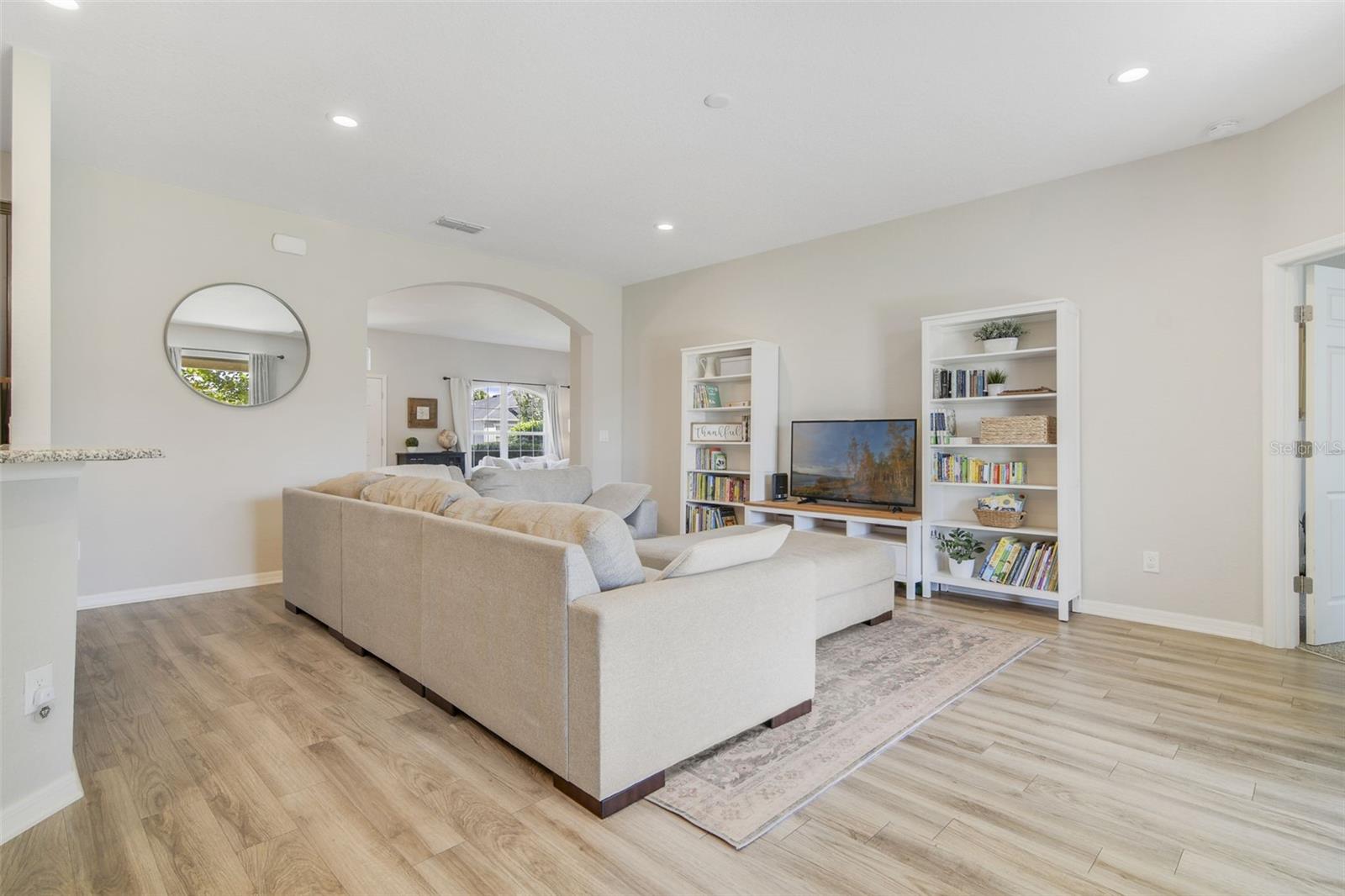 4539 CALUMET DR