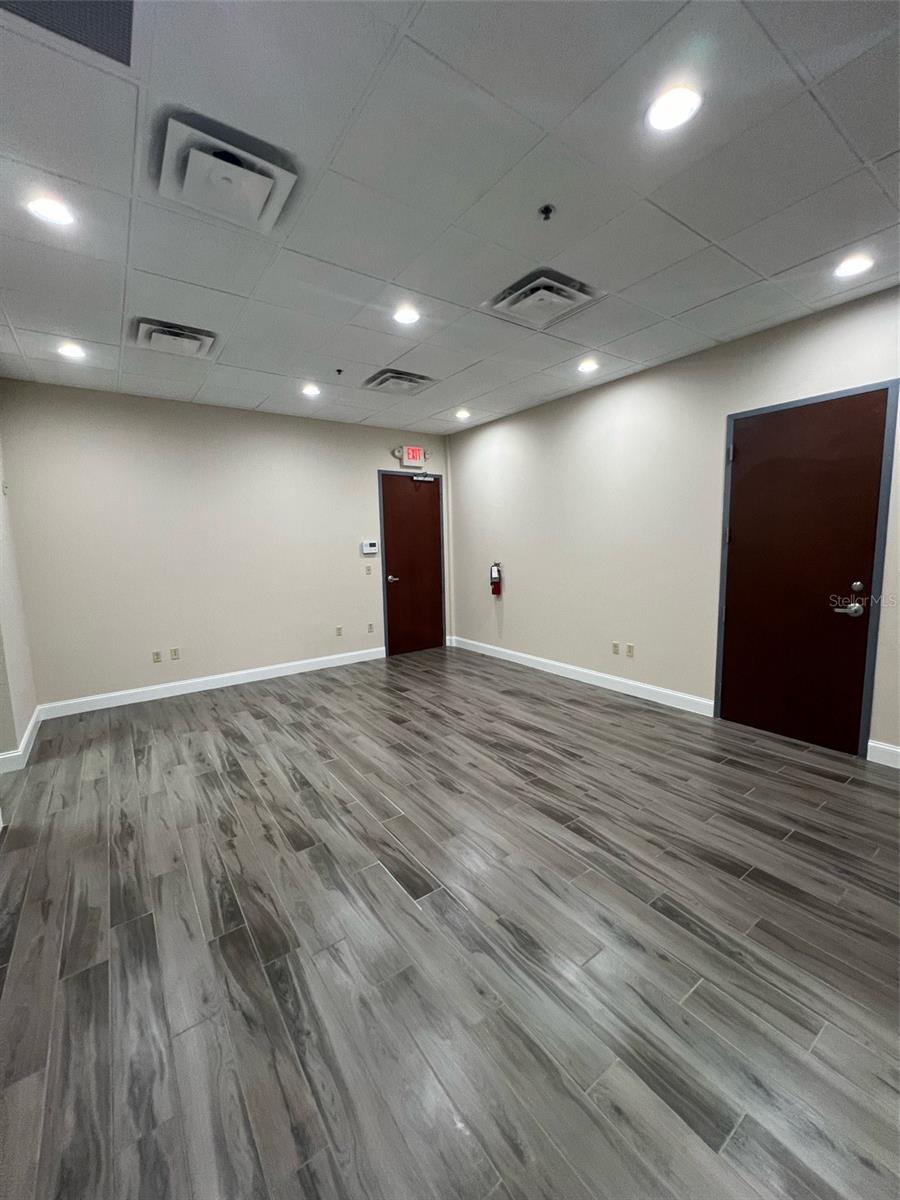 6000 TURKEY LAKE RD #202