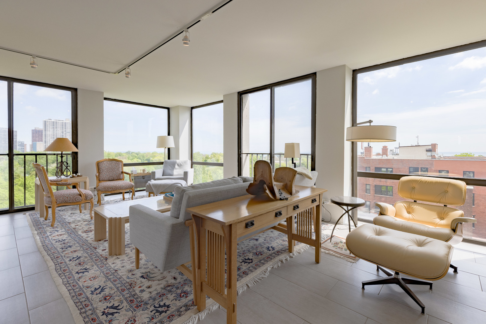 345 W Fullerton Street Unit: 1001