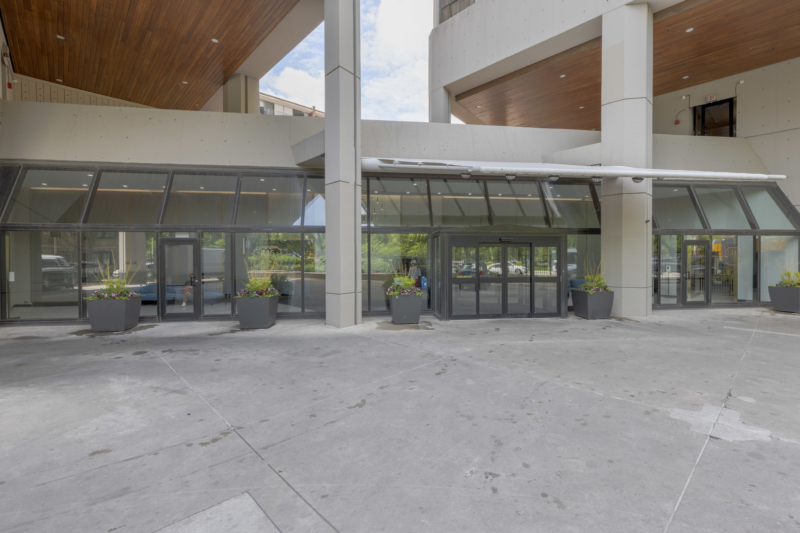 345 W Fullerton Street Unit: 1001