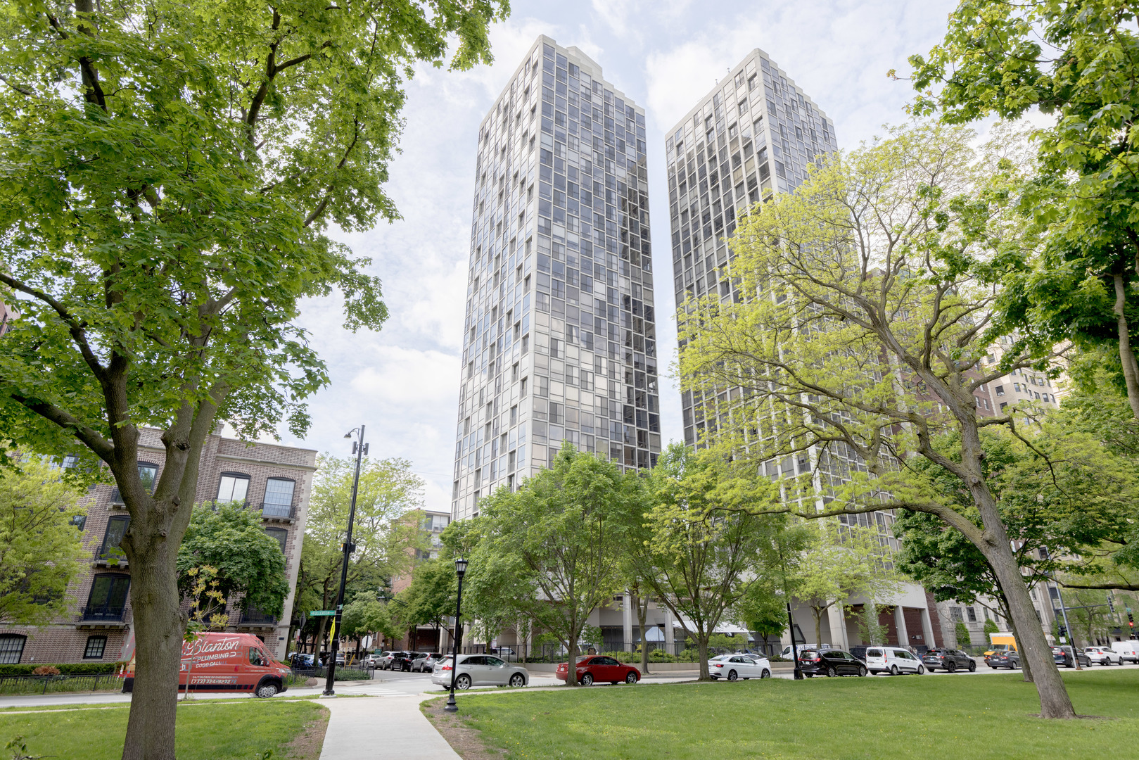 345 W Fullerton Street Unit: 1001