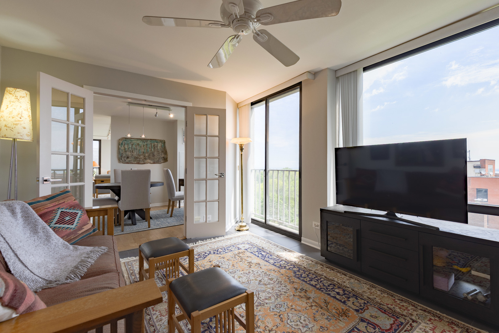 345 W Fullerton Street Unit: 1001
