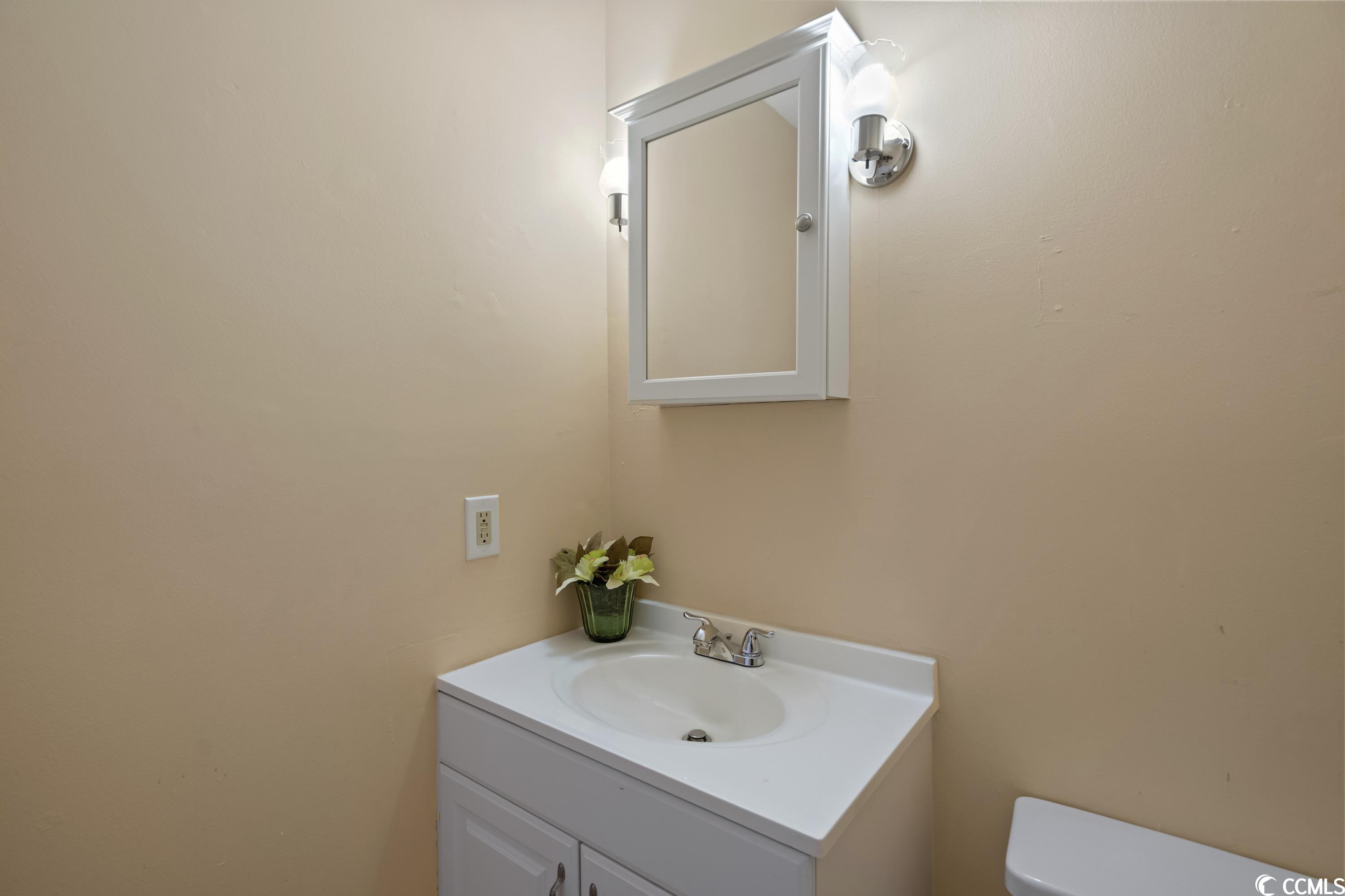 1210 Pinegrove Dr. Unit: H