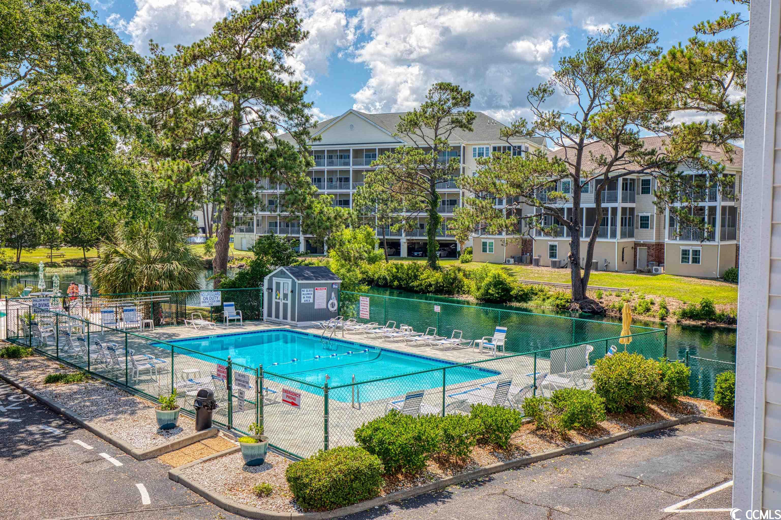 401 N Hillside Dr. Unit: 2L