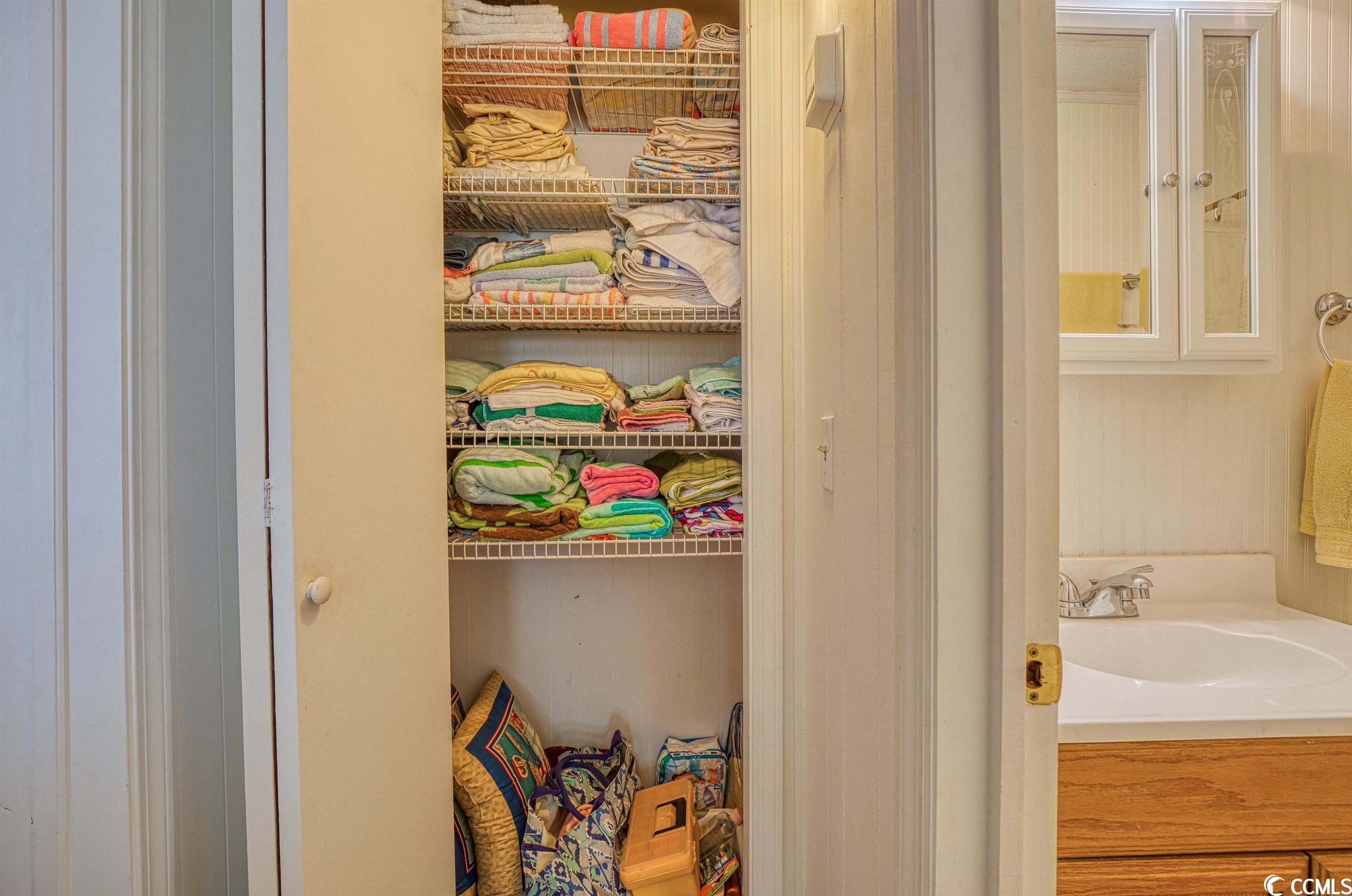 401 N Hillside Dr. Unit: 2L