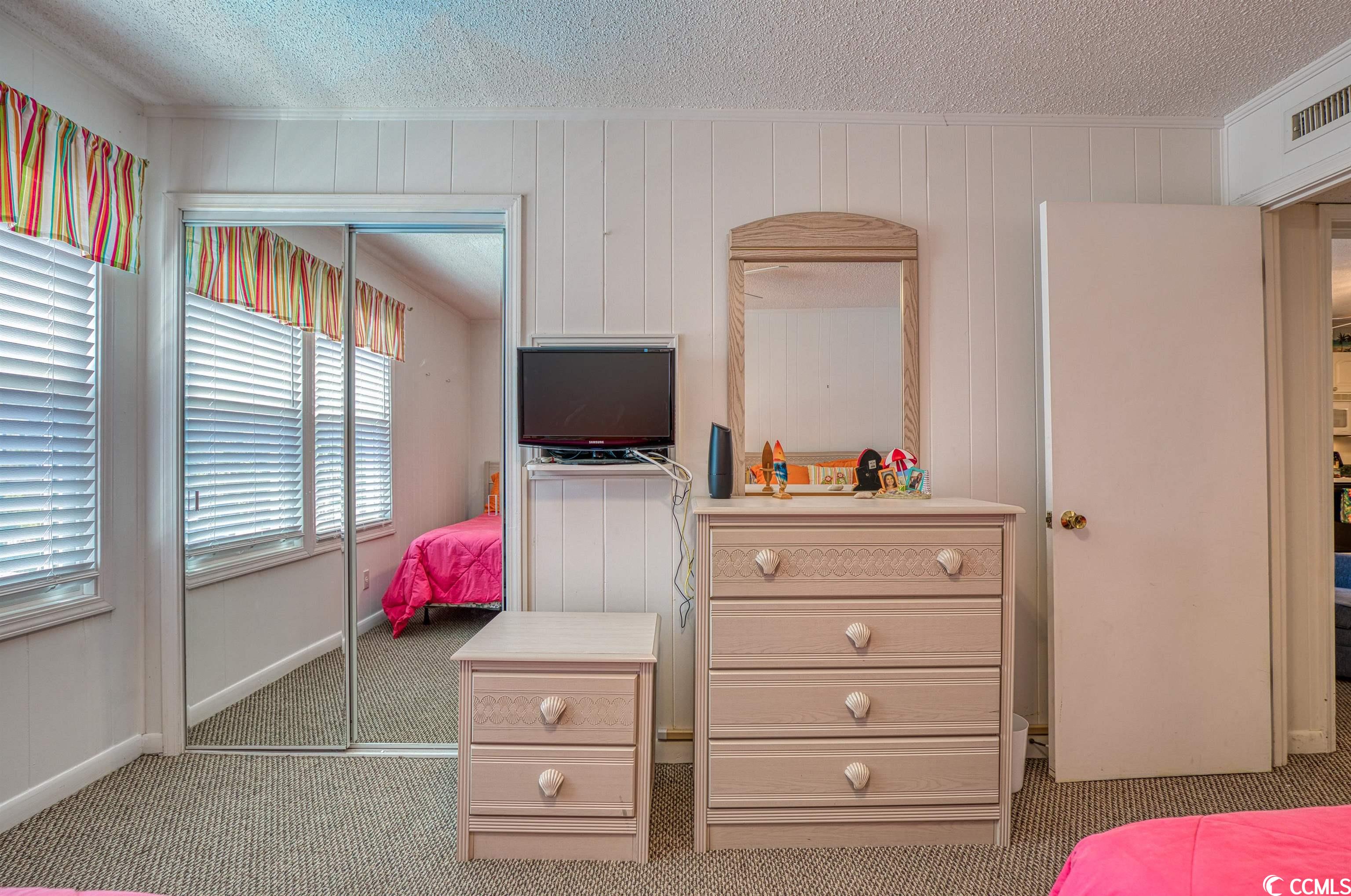 401 N Hillside Dr. Unit: 2L