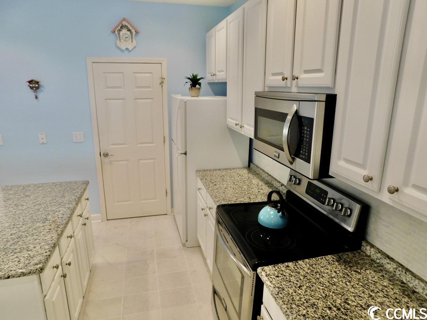 156 Rosewater Loop