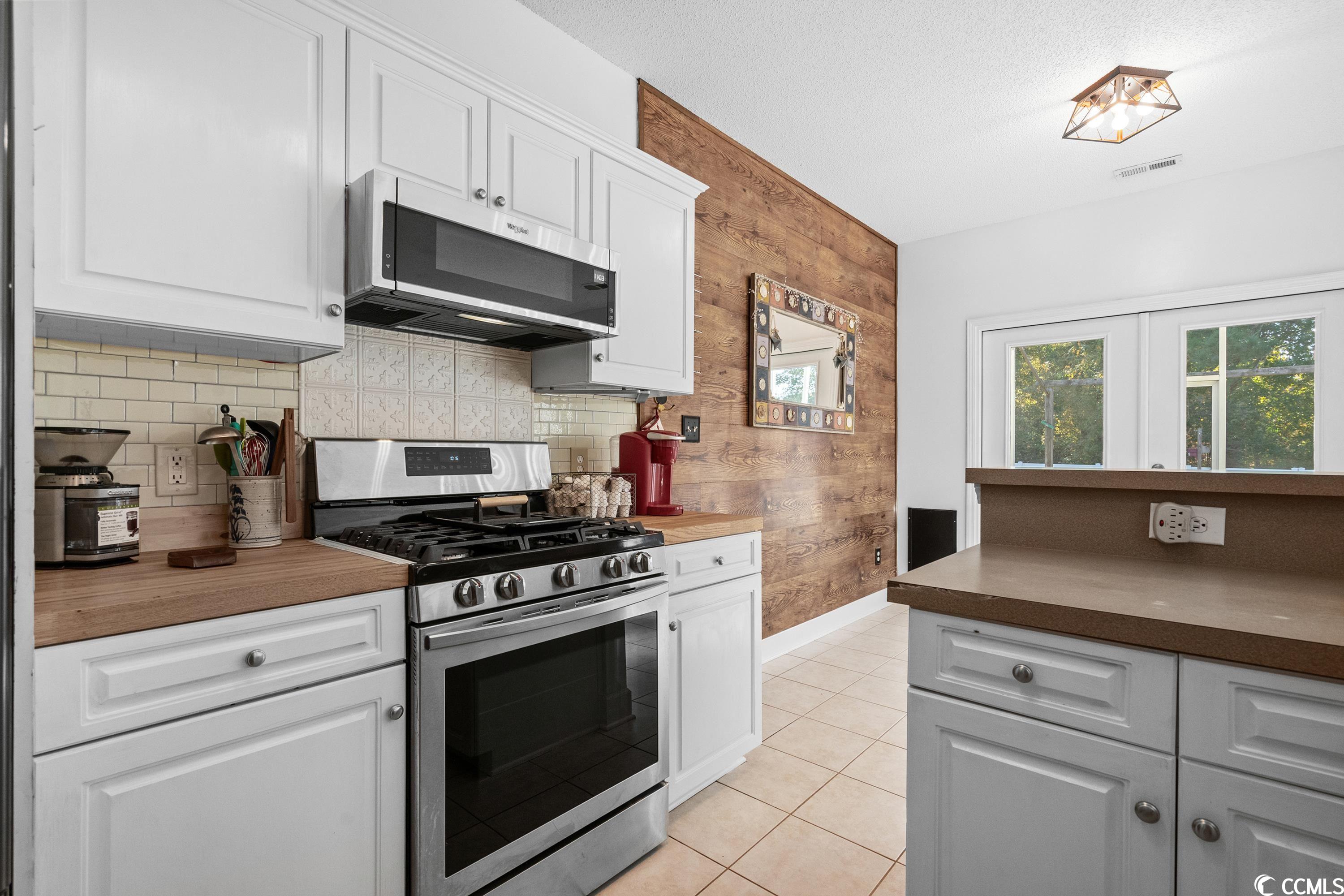 104 River Country Dr.