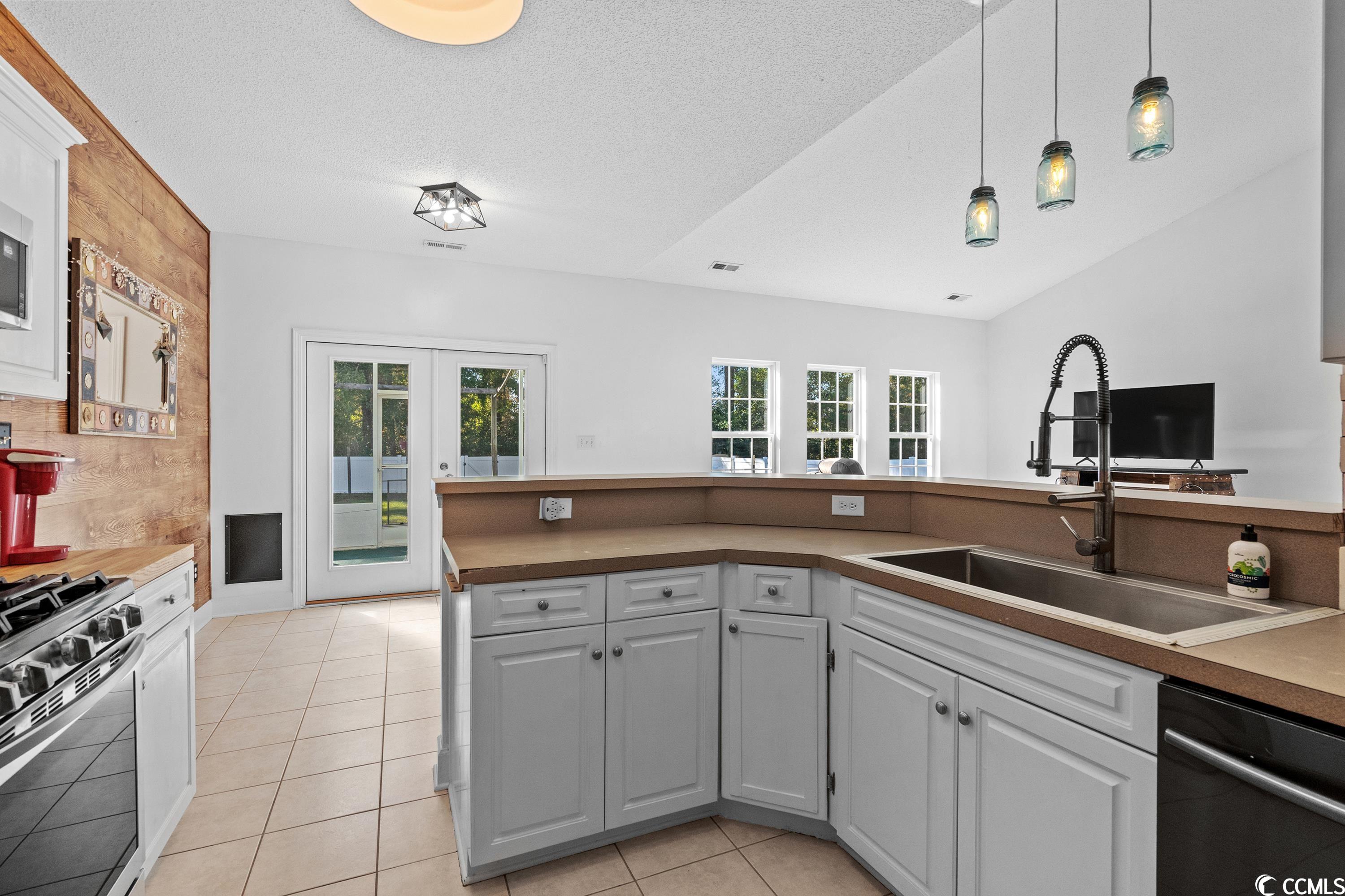 104 River Country Dr.
