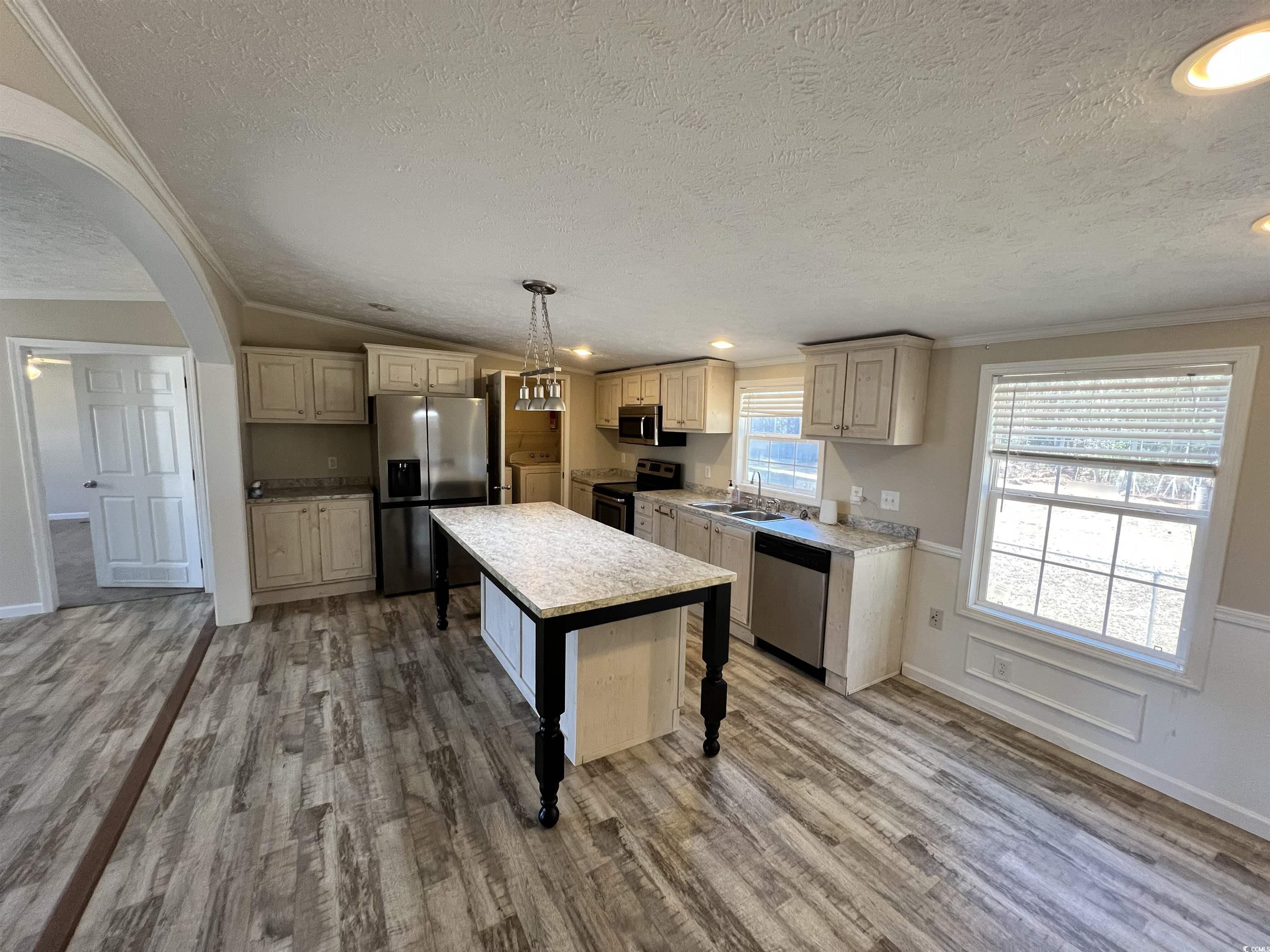 1408 Hyman Ln.