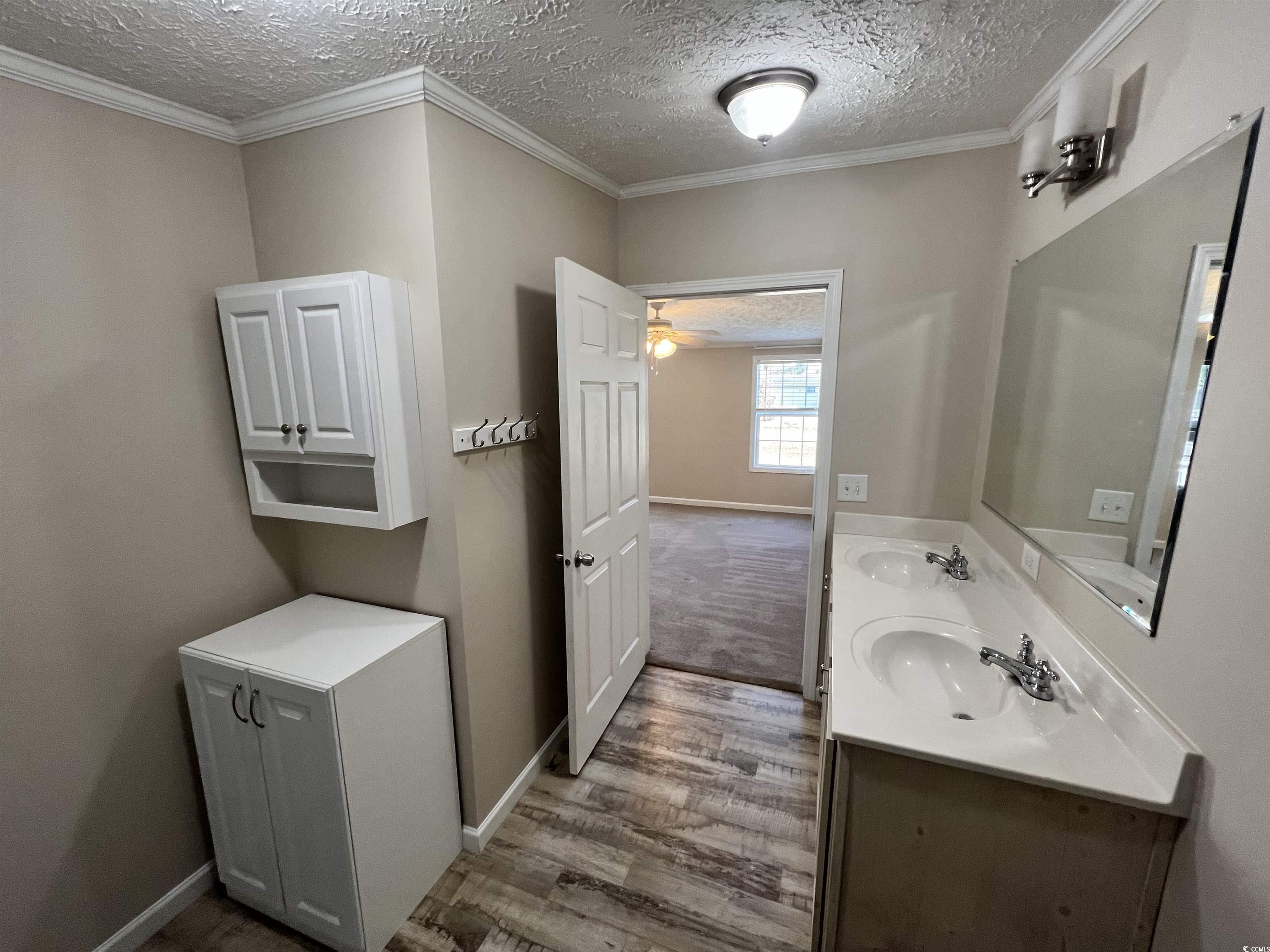 1408 Hyman Ln.