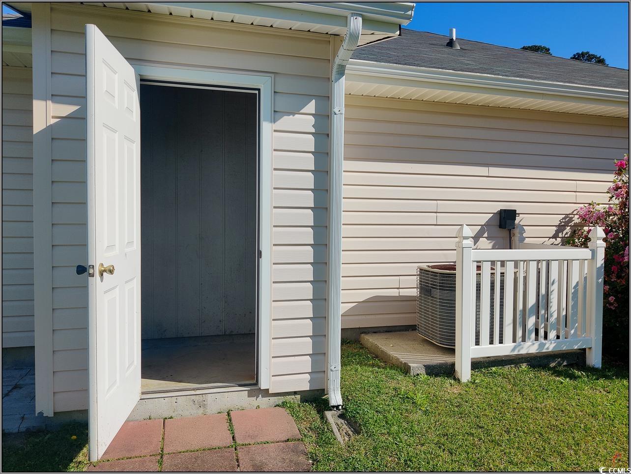 6664 Sweetbriar Trail