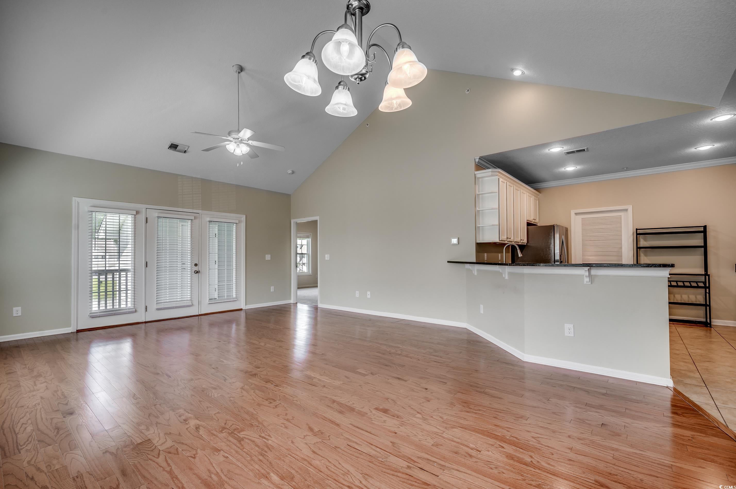 700 Sunnyside Dr. Unit: 201