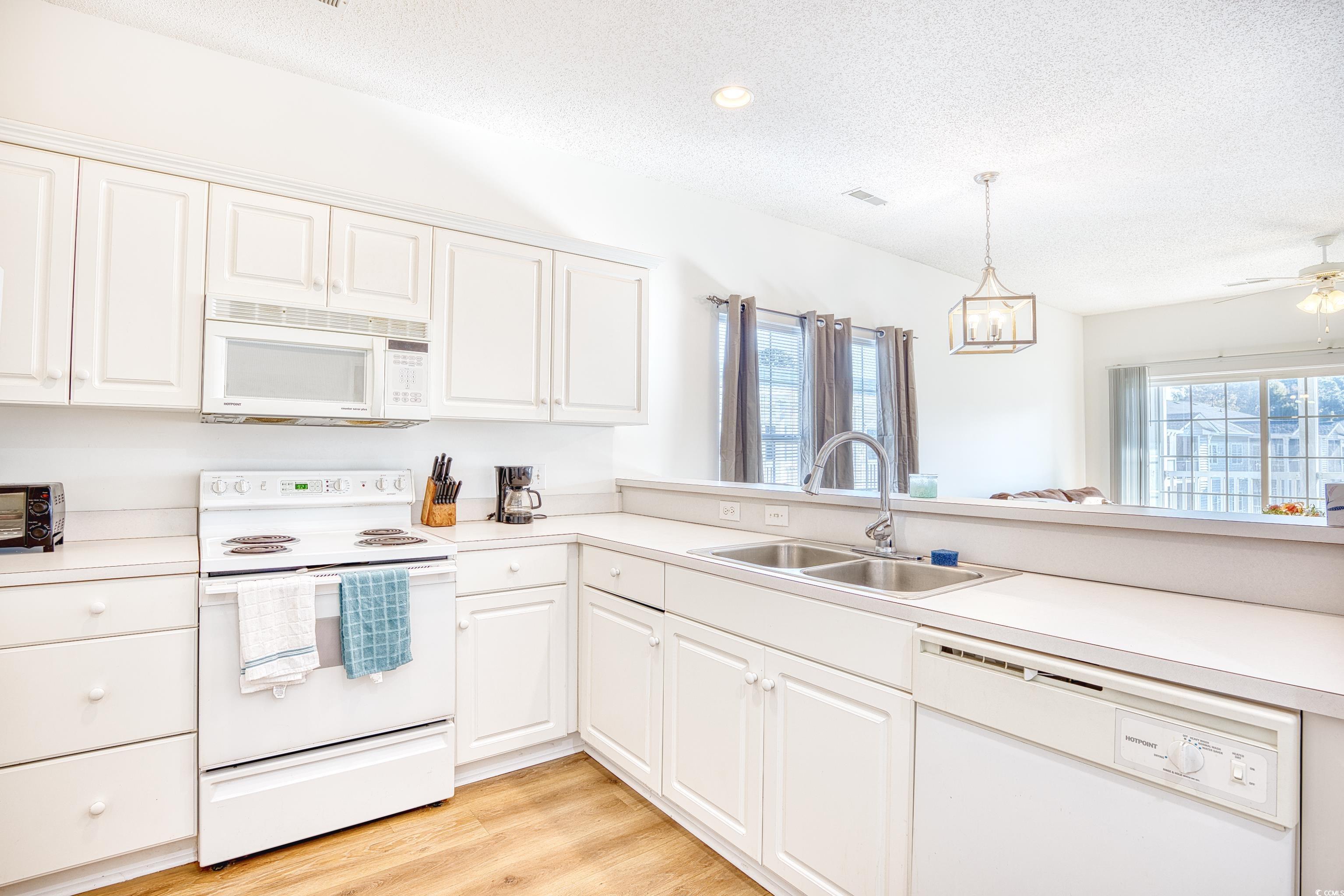 2482 Coastline Ct. Unit: 301