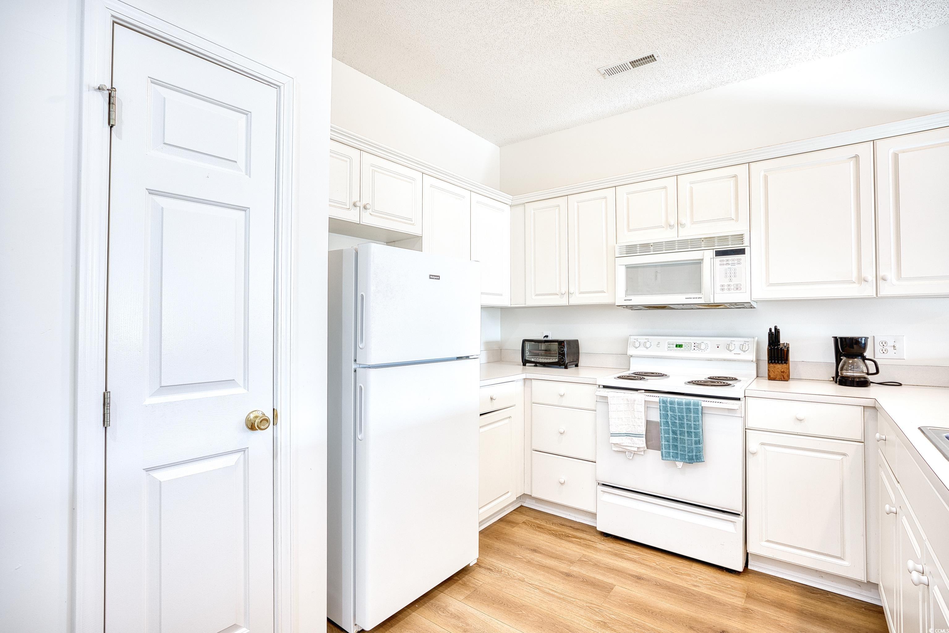 2482 Coastline Ct. Unit: 301