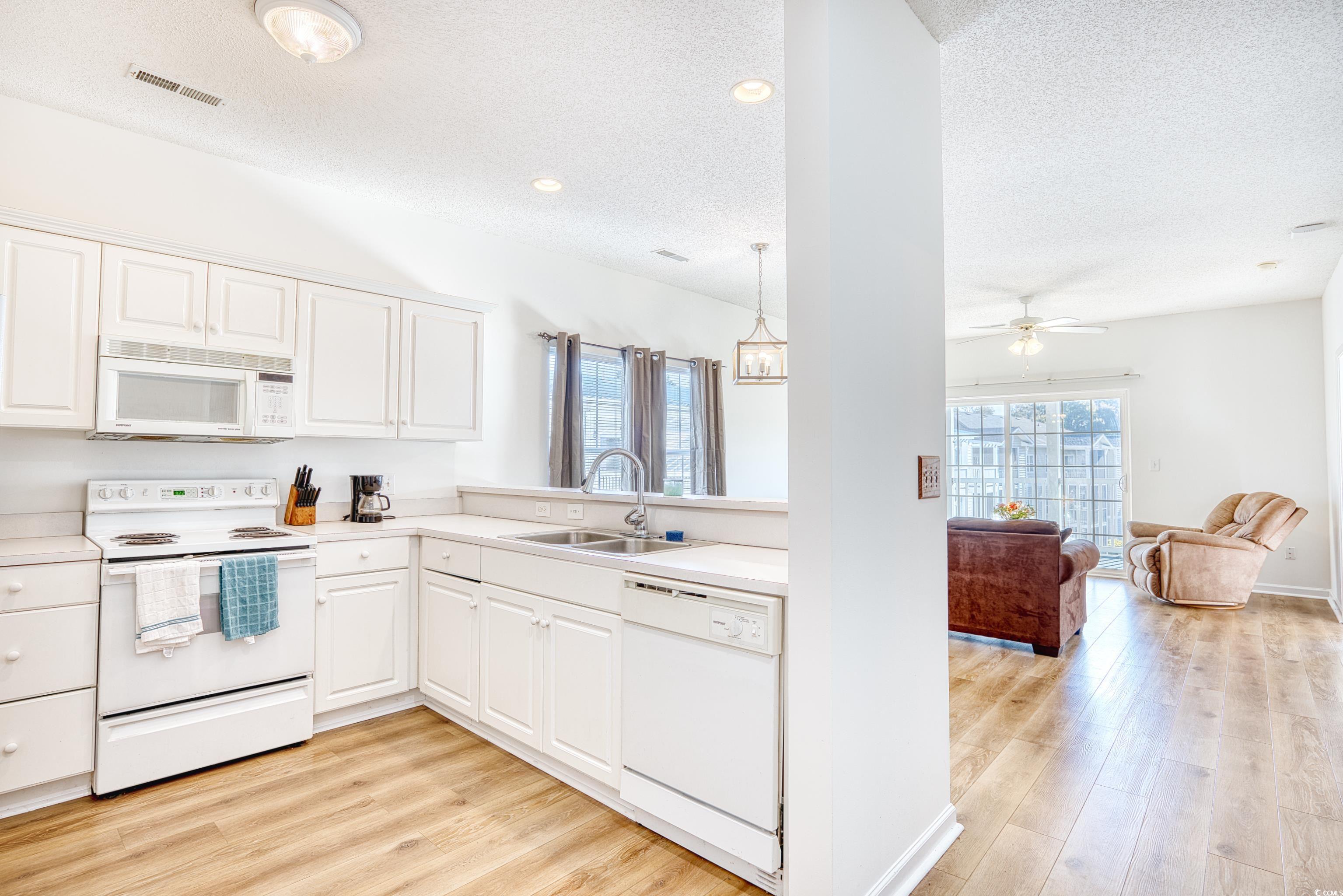 2482 Coastline Ct. Unit: 301