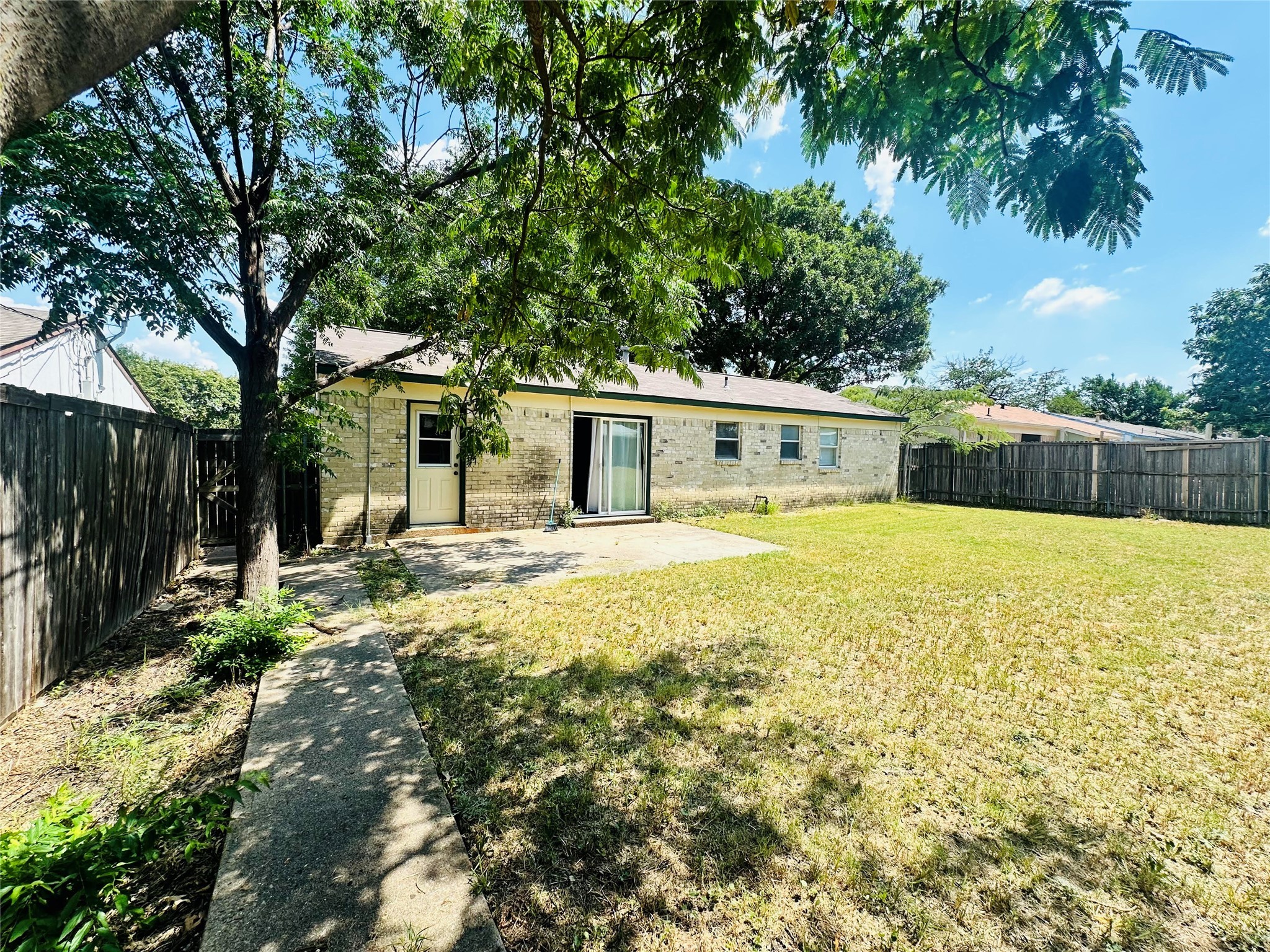 2704 Janet Way