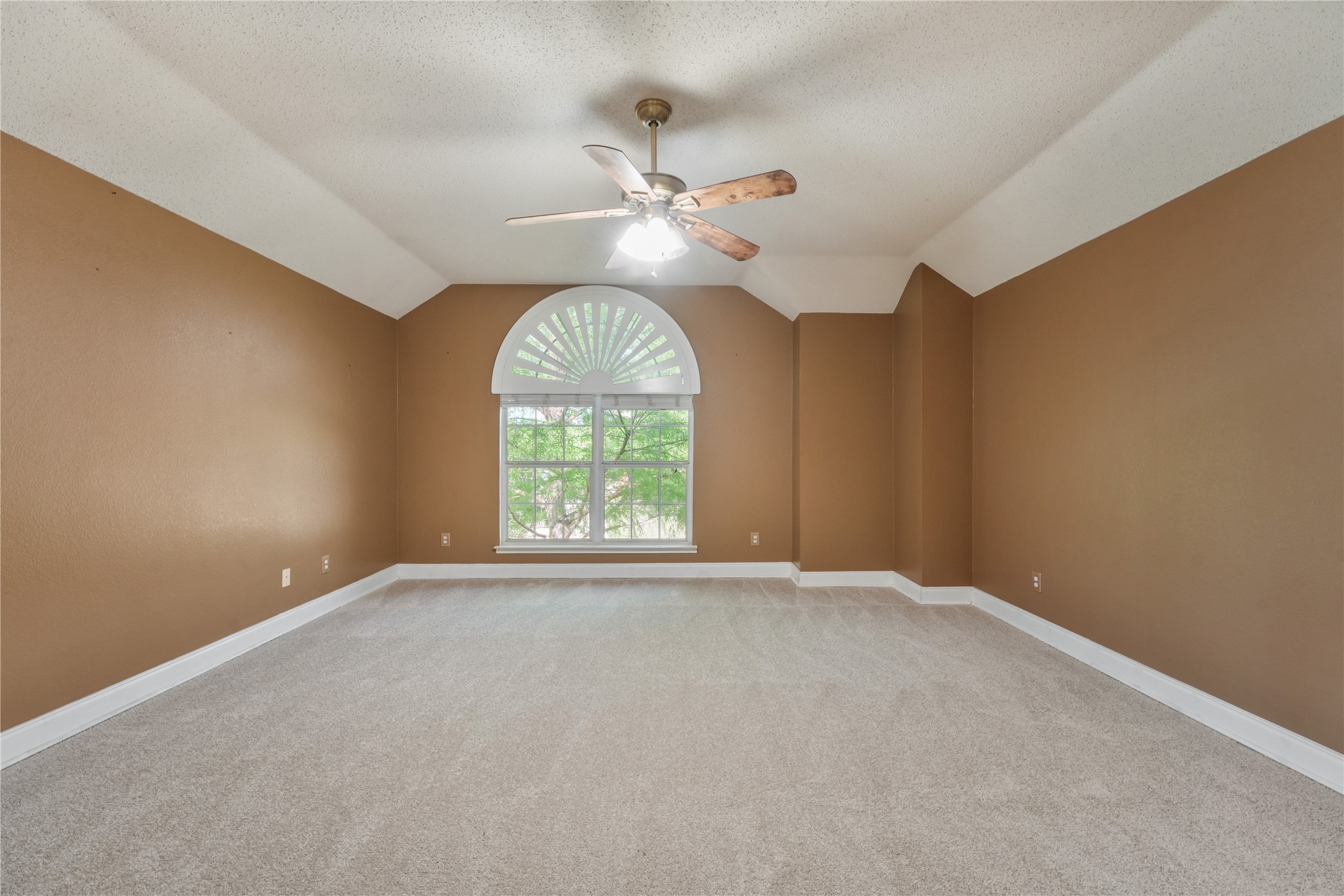 1903 Stonecrest Trail