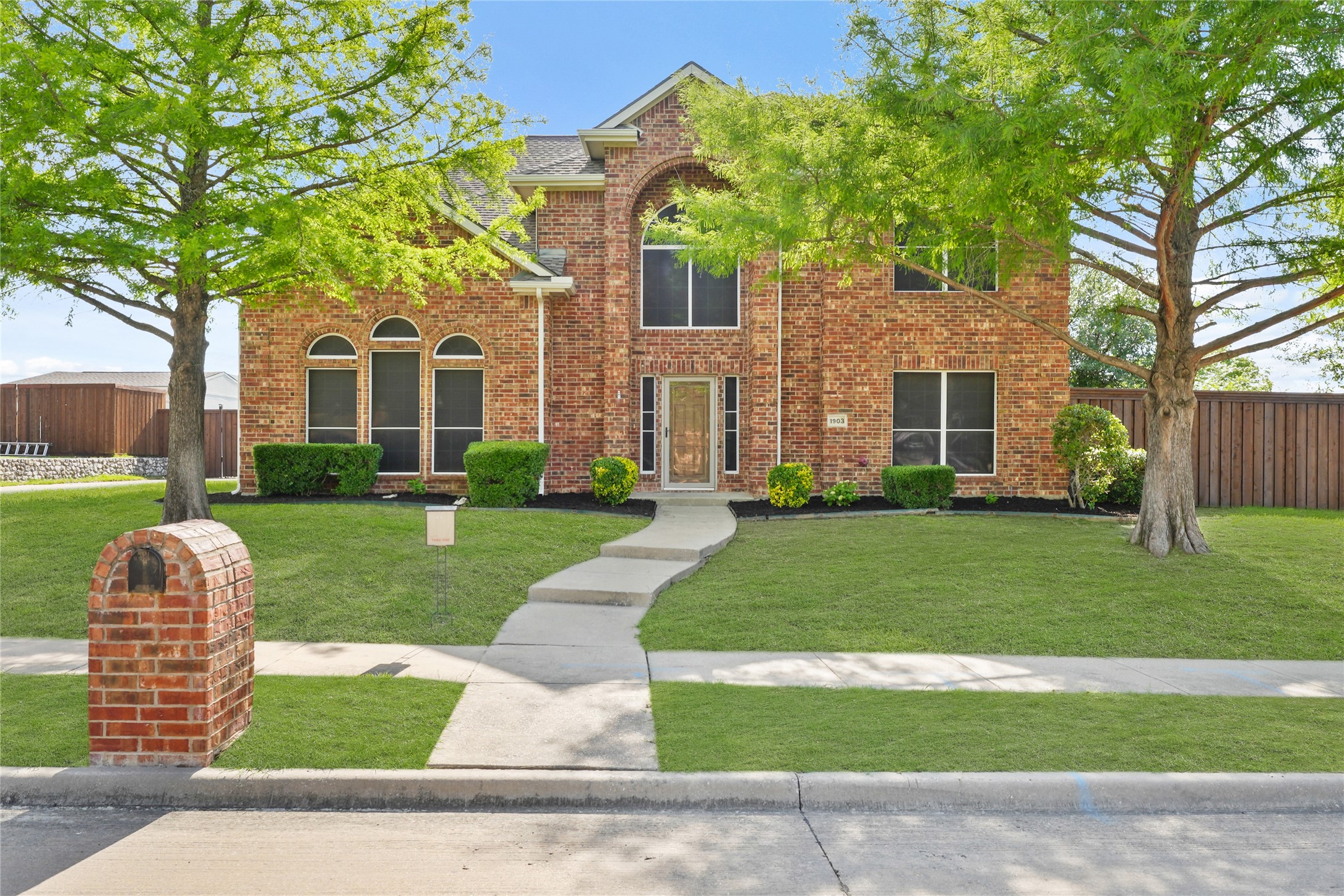 1903 Stonecrest Trail