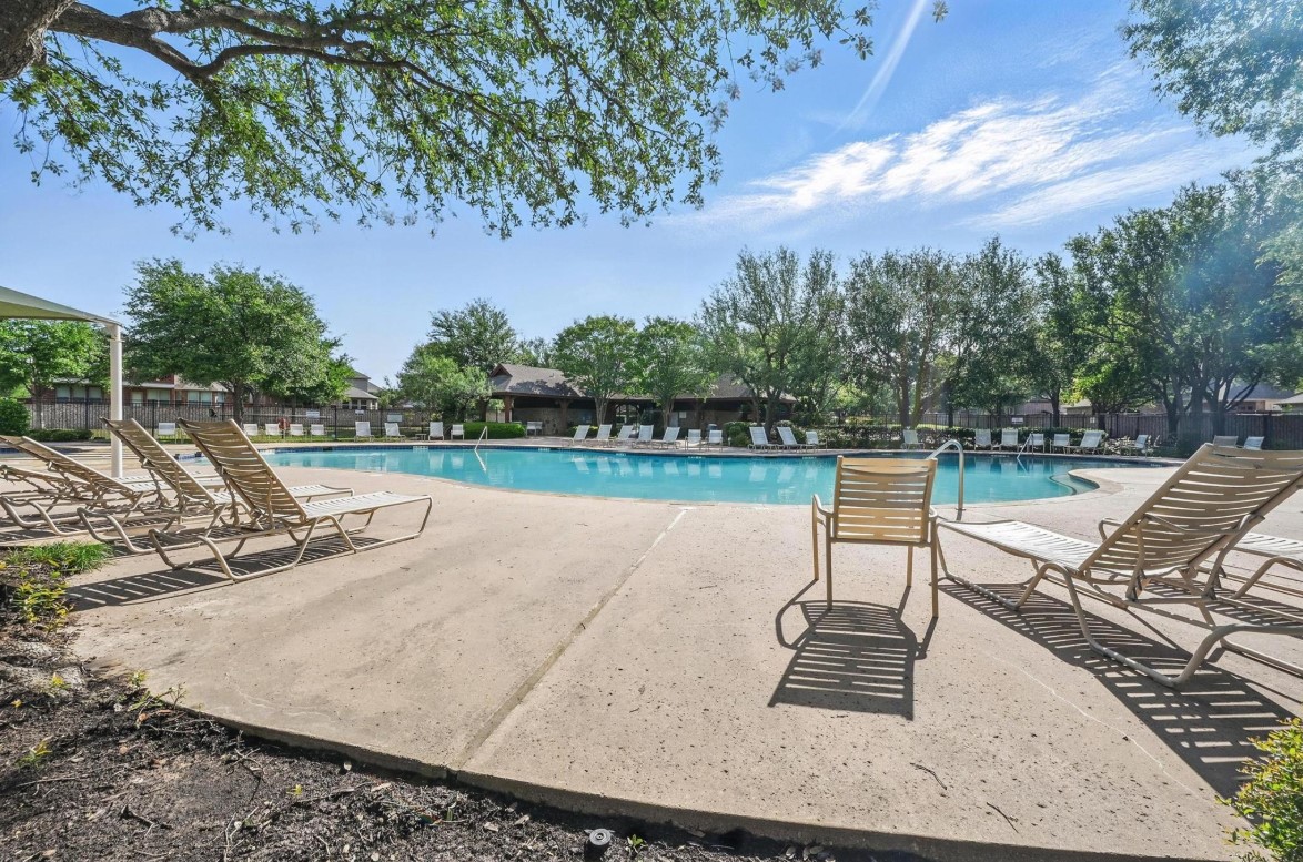 416 Fairway Bluff Drive
