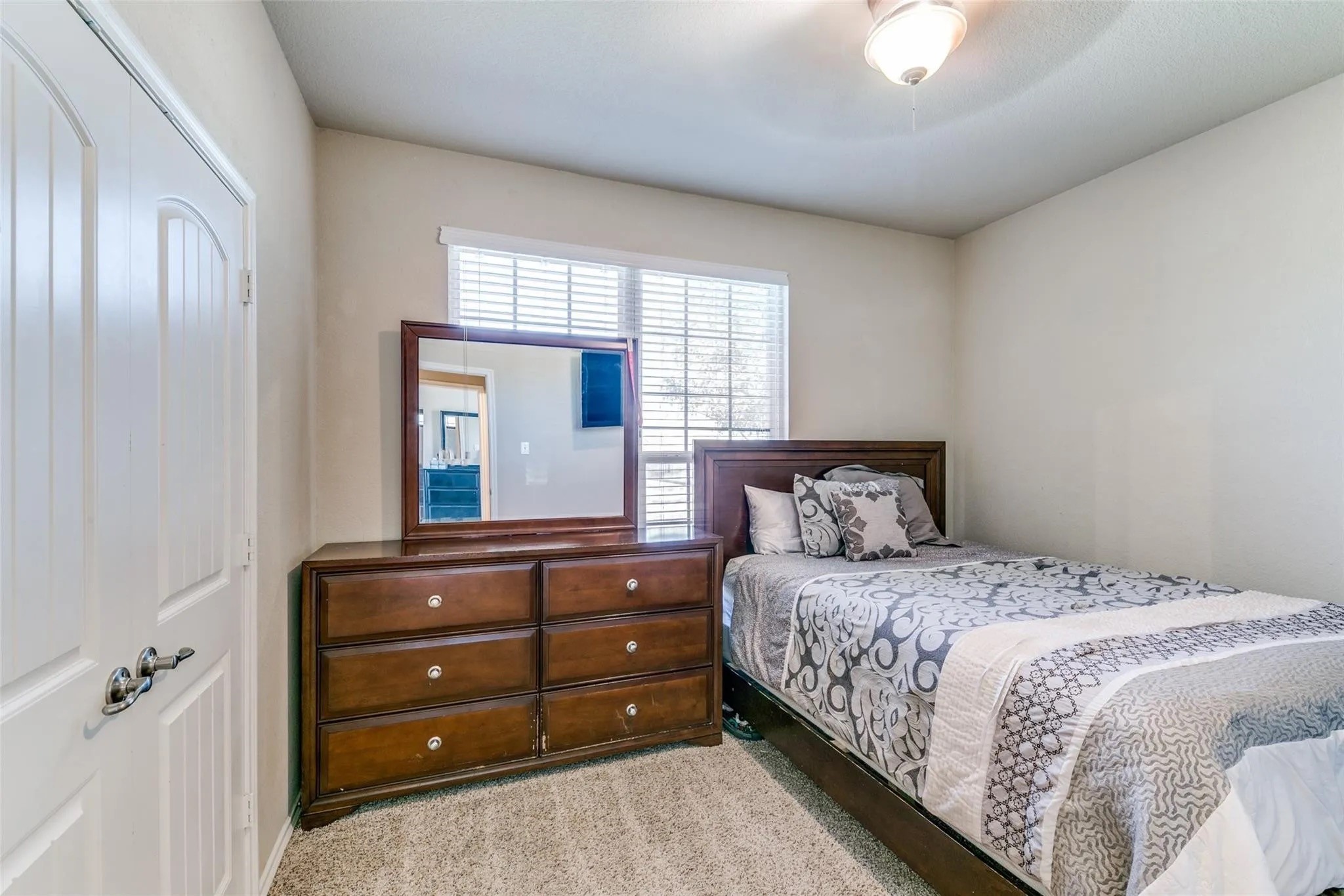 1328 Hill View Trail