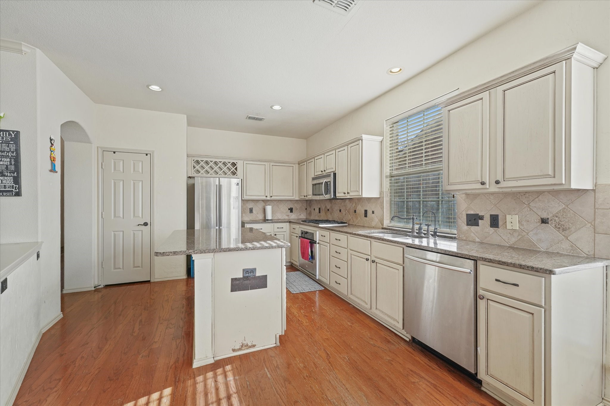 6817 Lake Meadow Lane