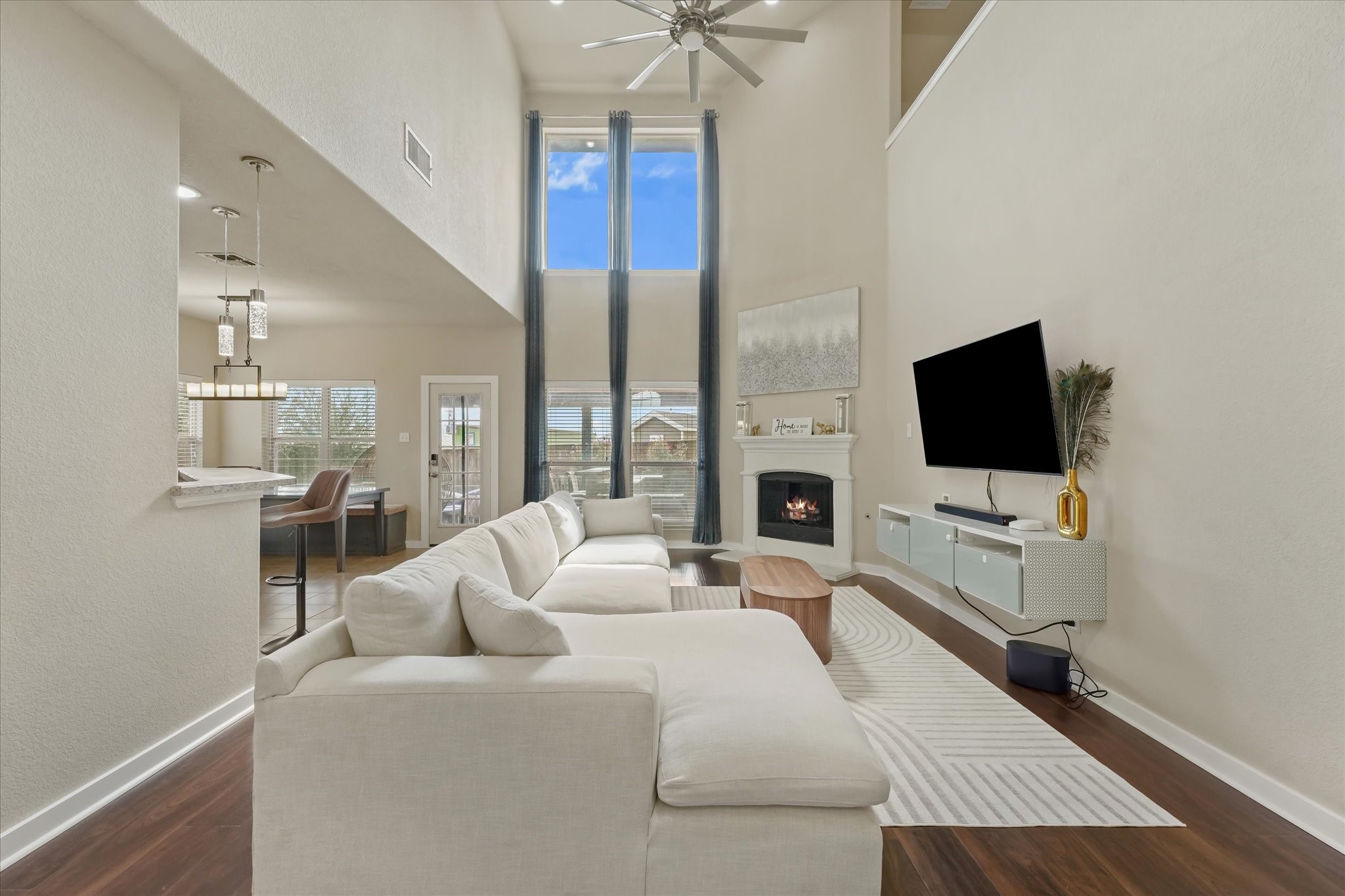 1312 Hill View Trail