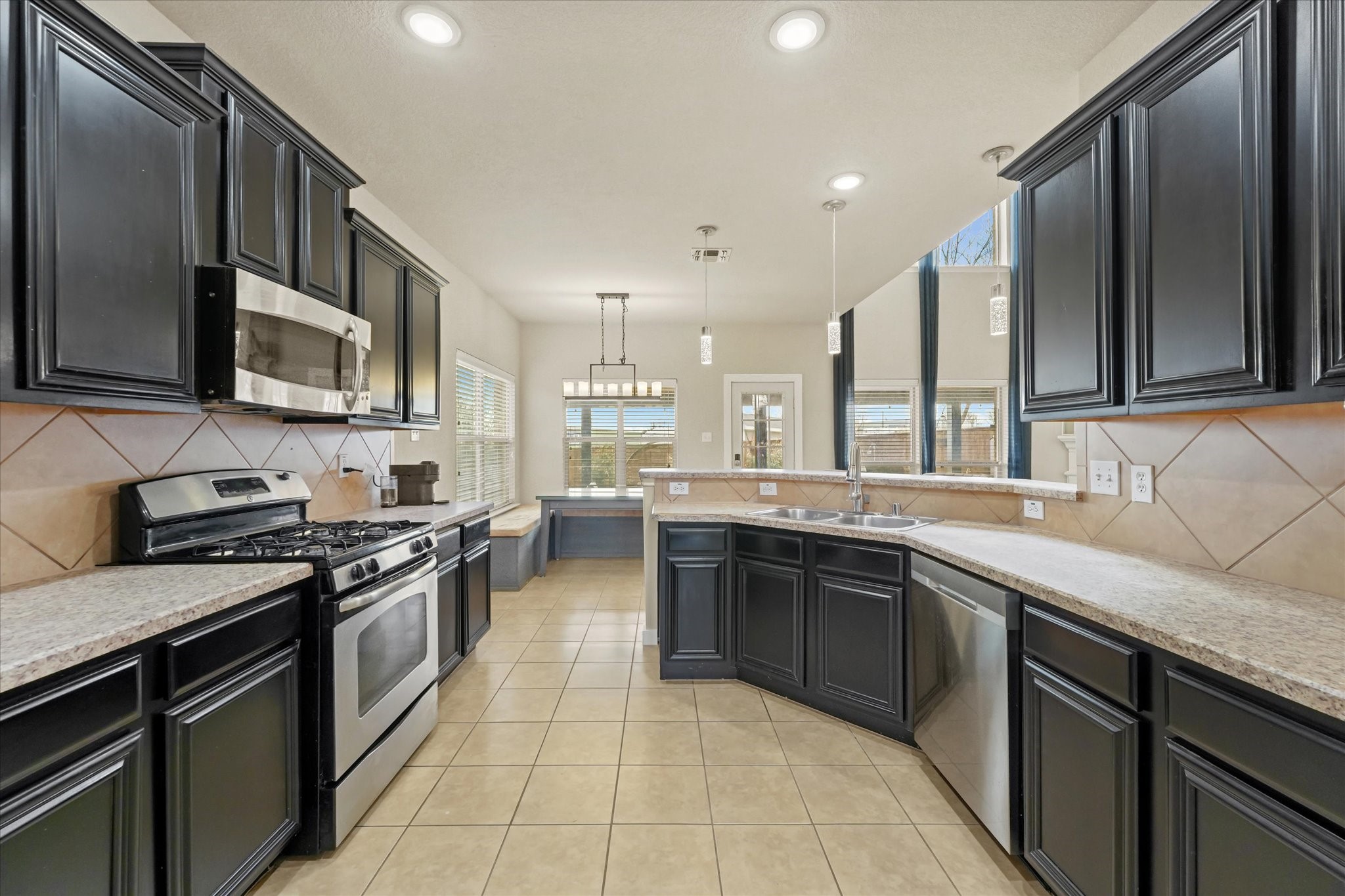 1312 Hill View Trail