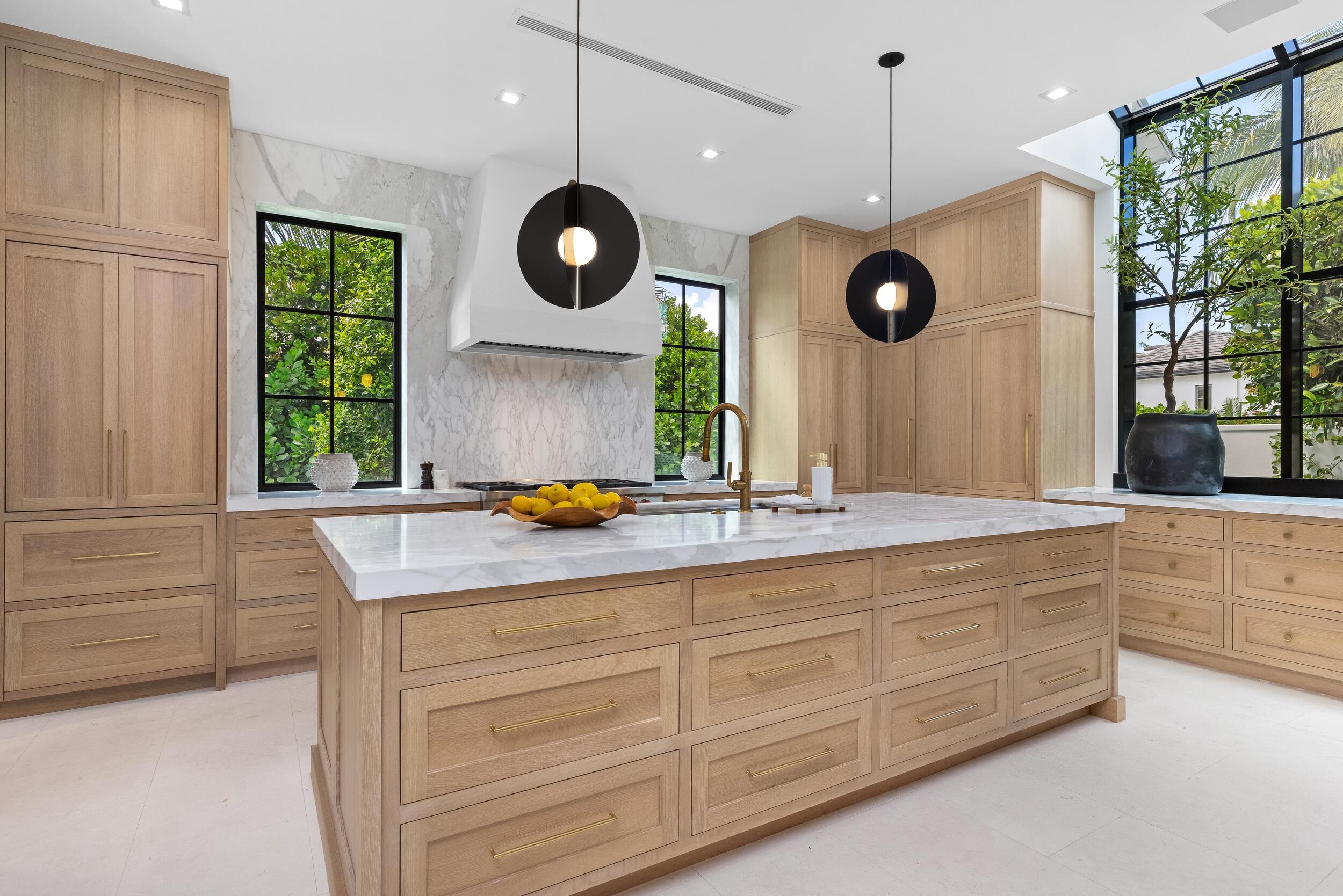 734 S Ocean Boulevard