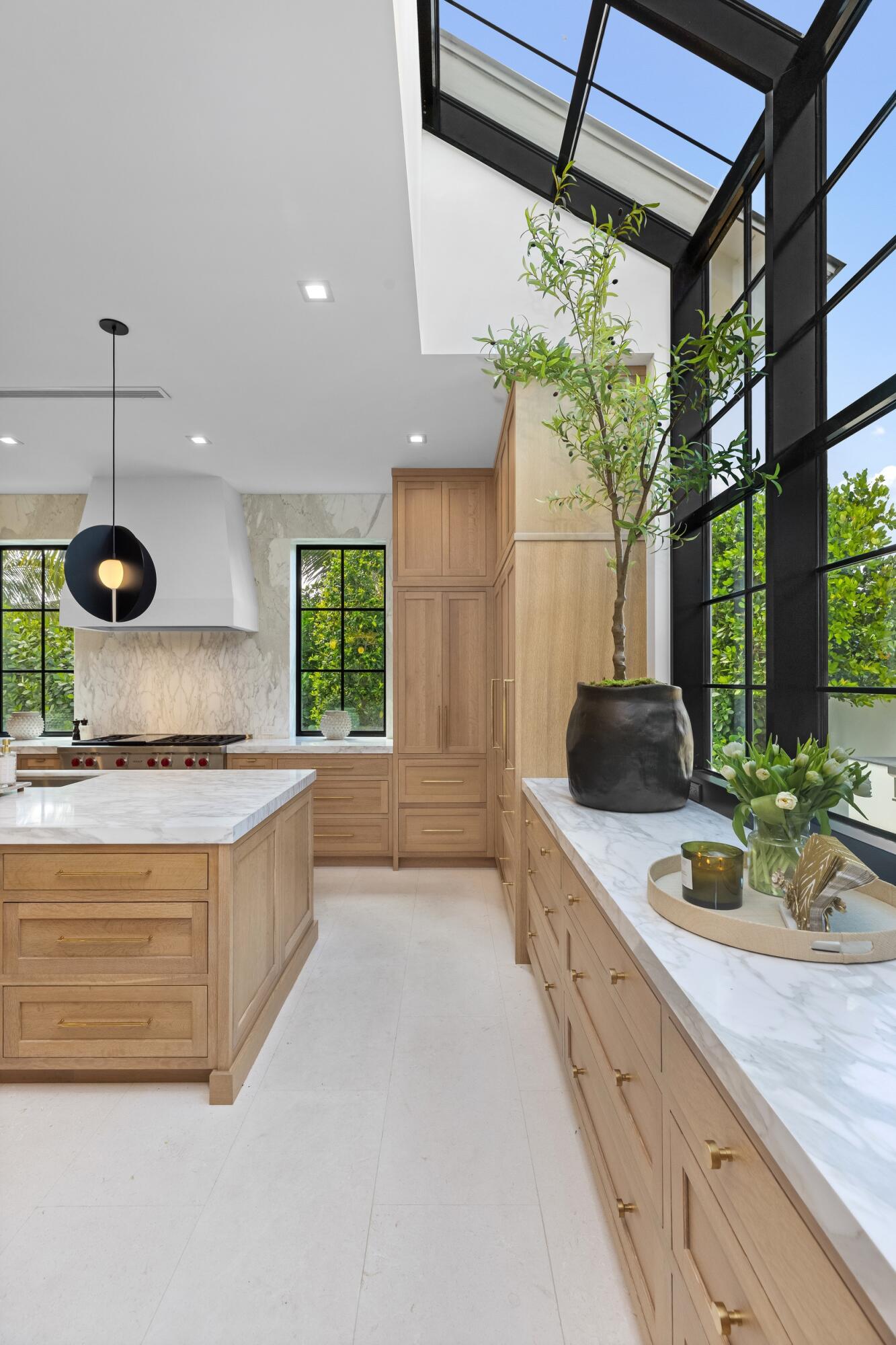 734 S Ocean Boulevard