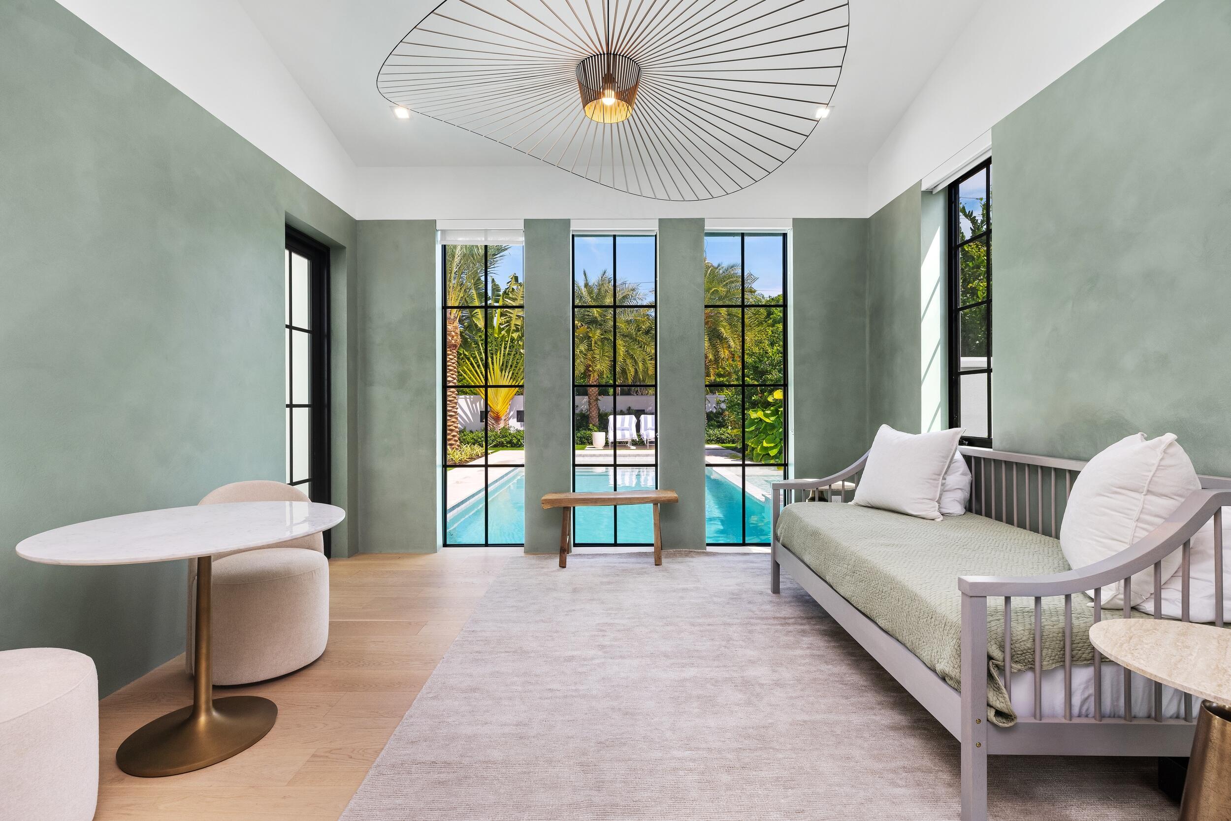 734 S Ocean Boulevard