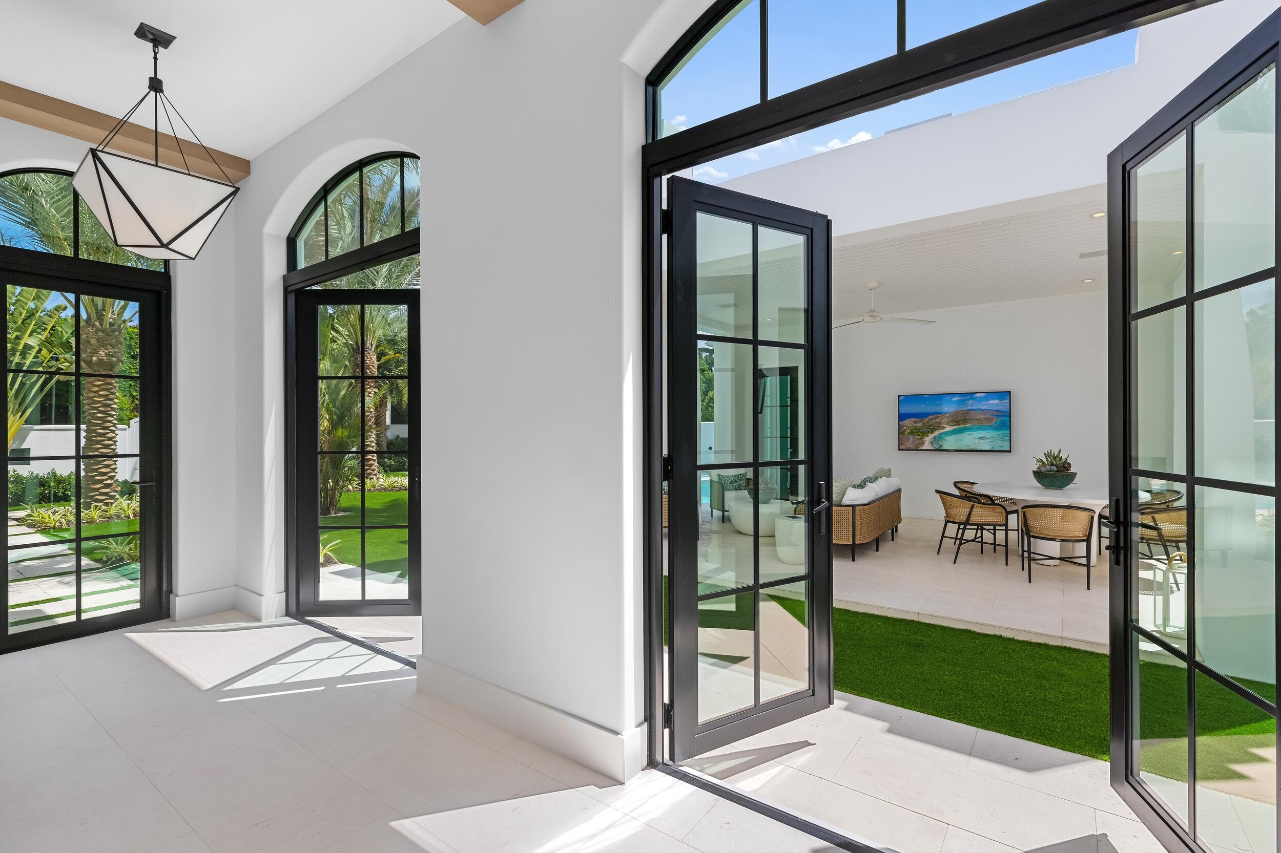 734 S Ocean Boulevard