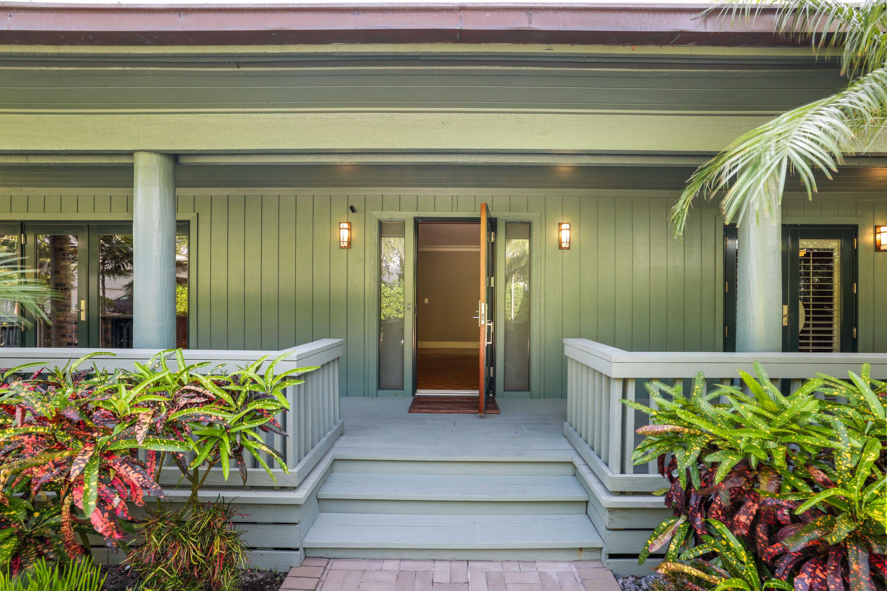 111 S Flagler Way