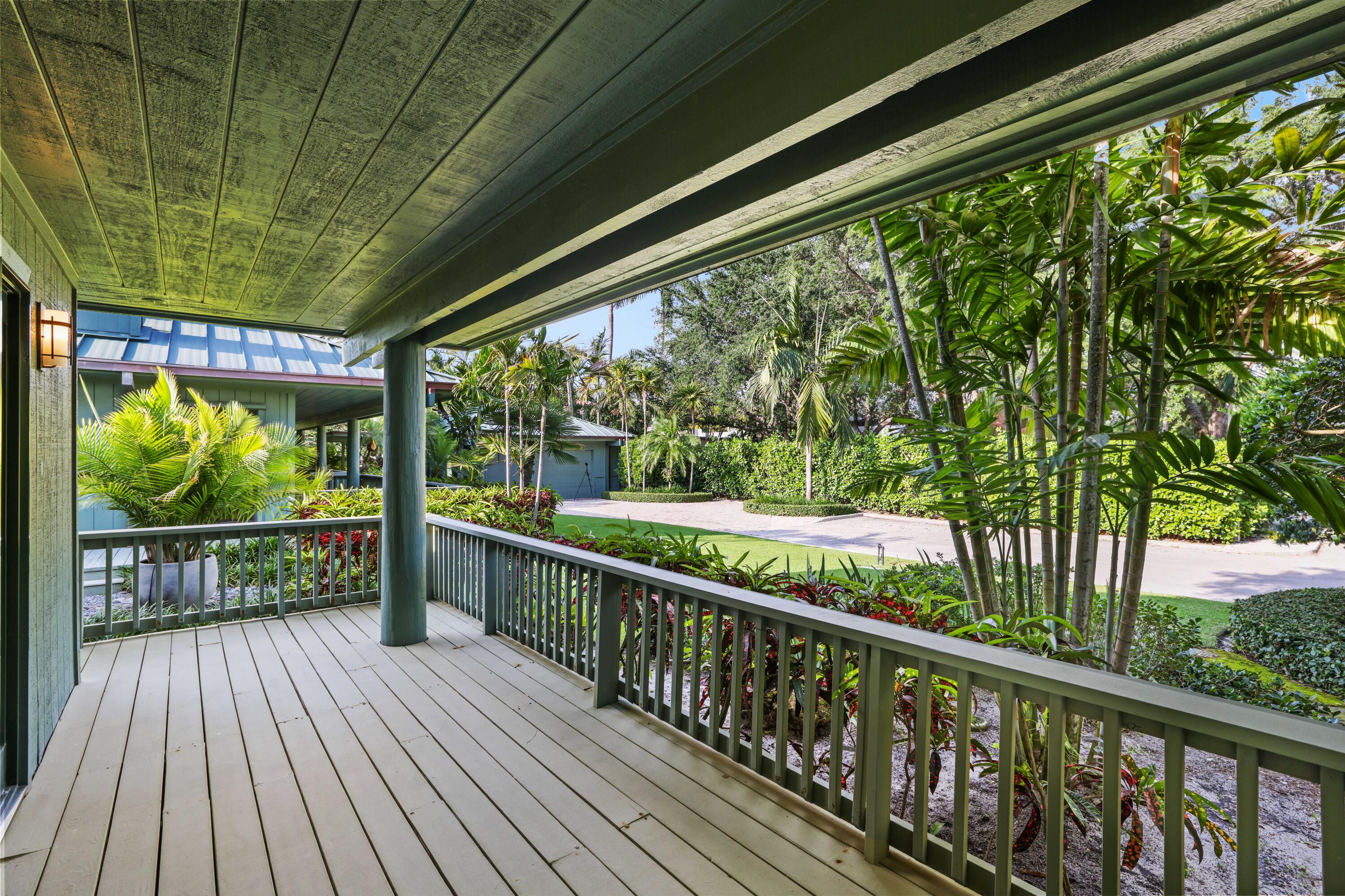 111 S Flagler Way