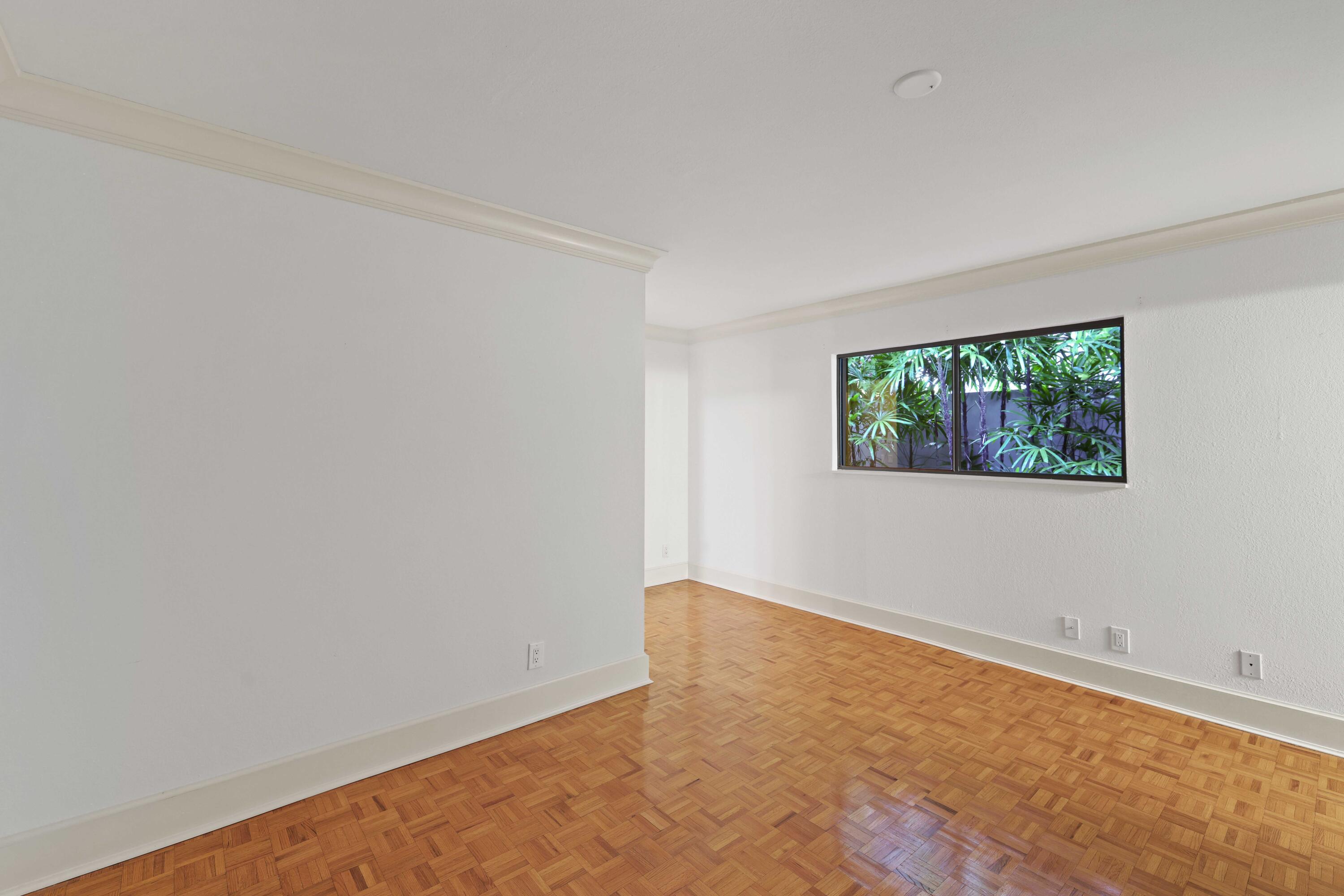 111 S Flagler Way