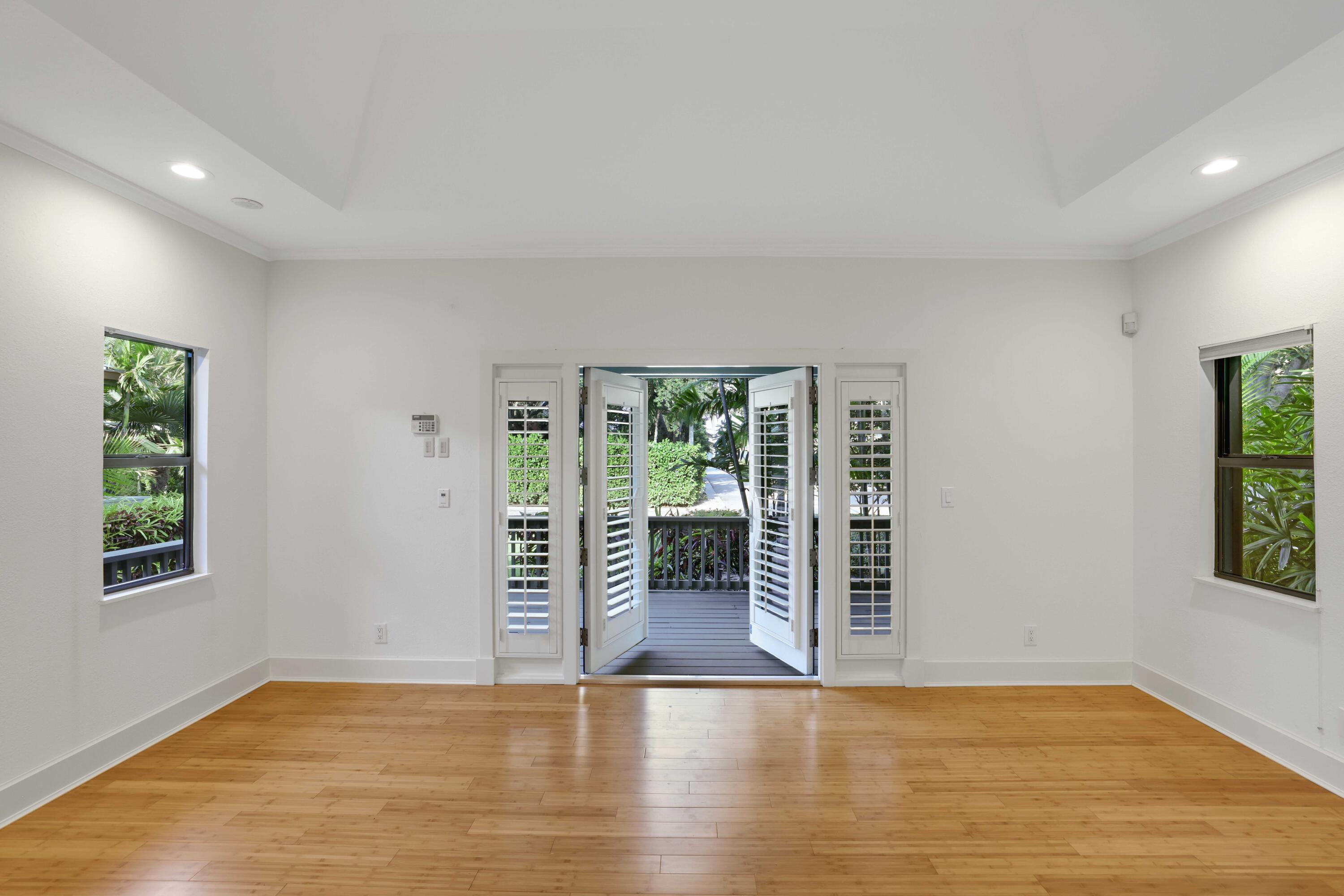 111 S Flagler Way