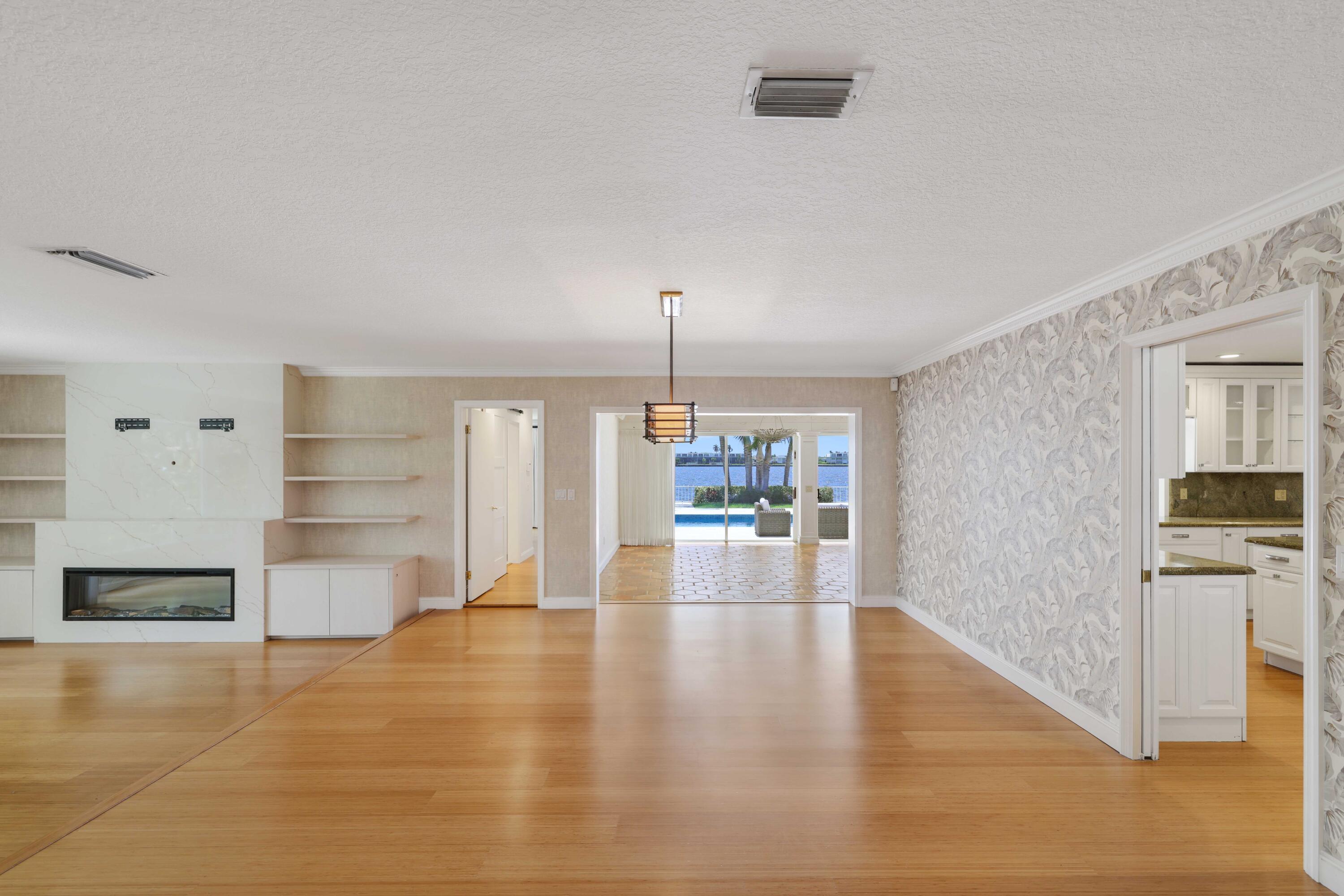 2204 Notre Dame Drive