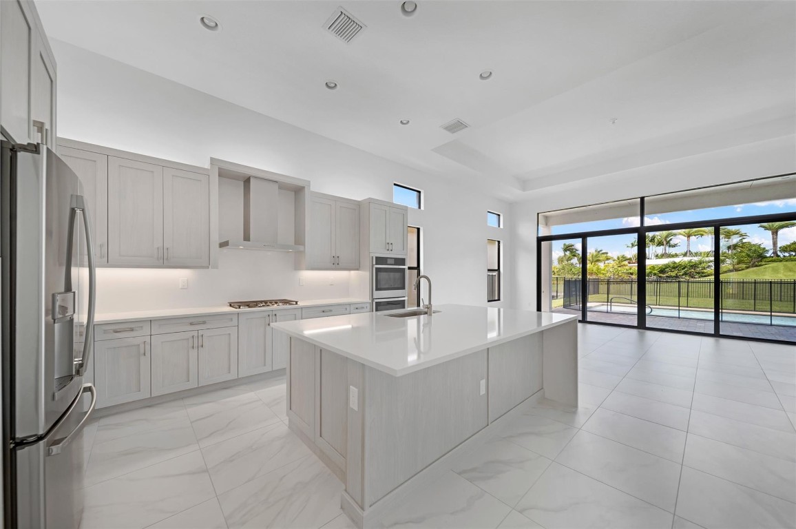 9217 Mountain Pine Grv