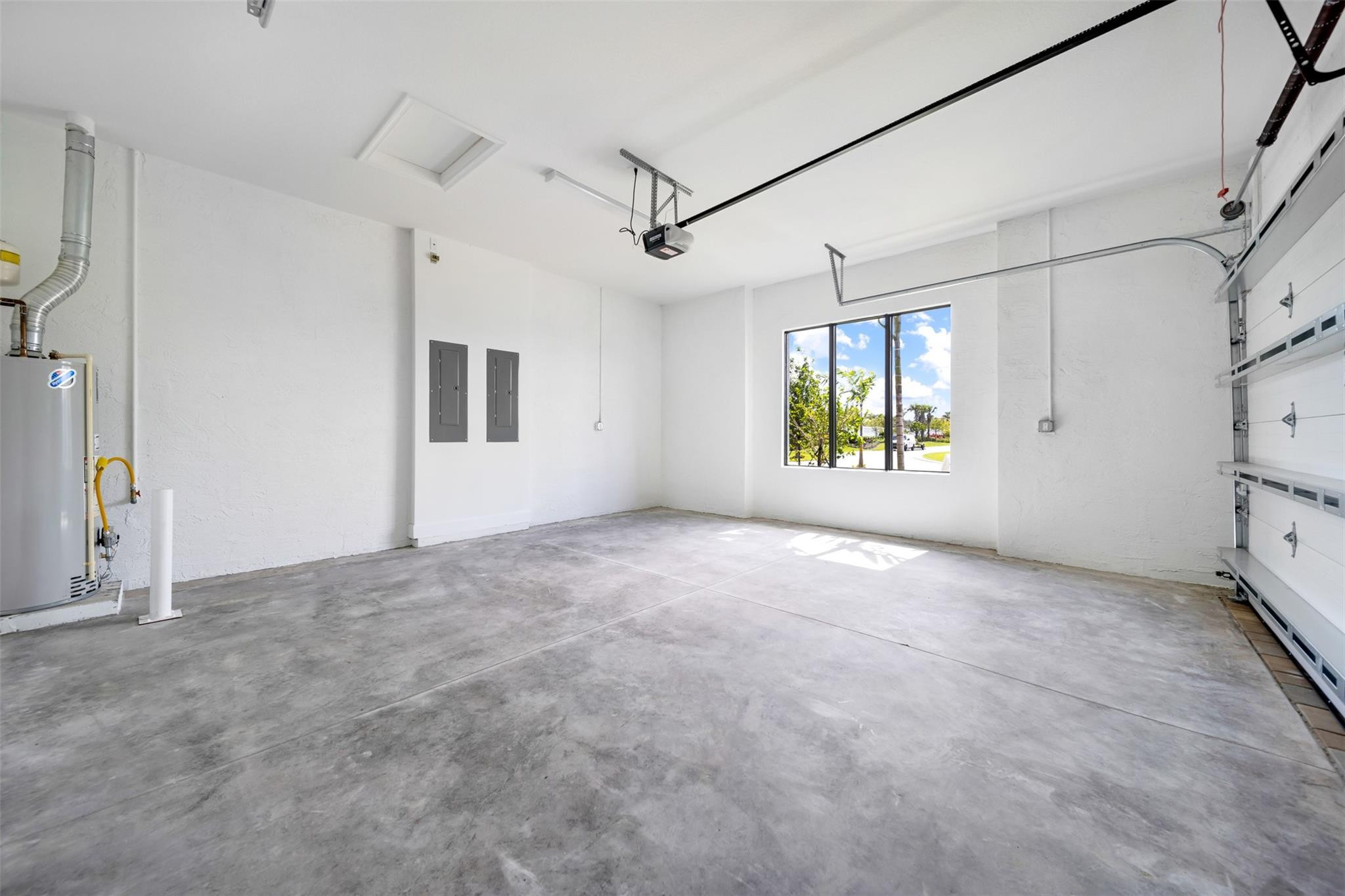 9217 Mountain Pine Grv