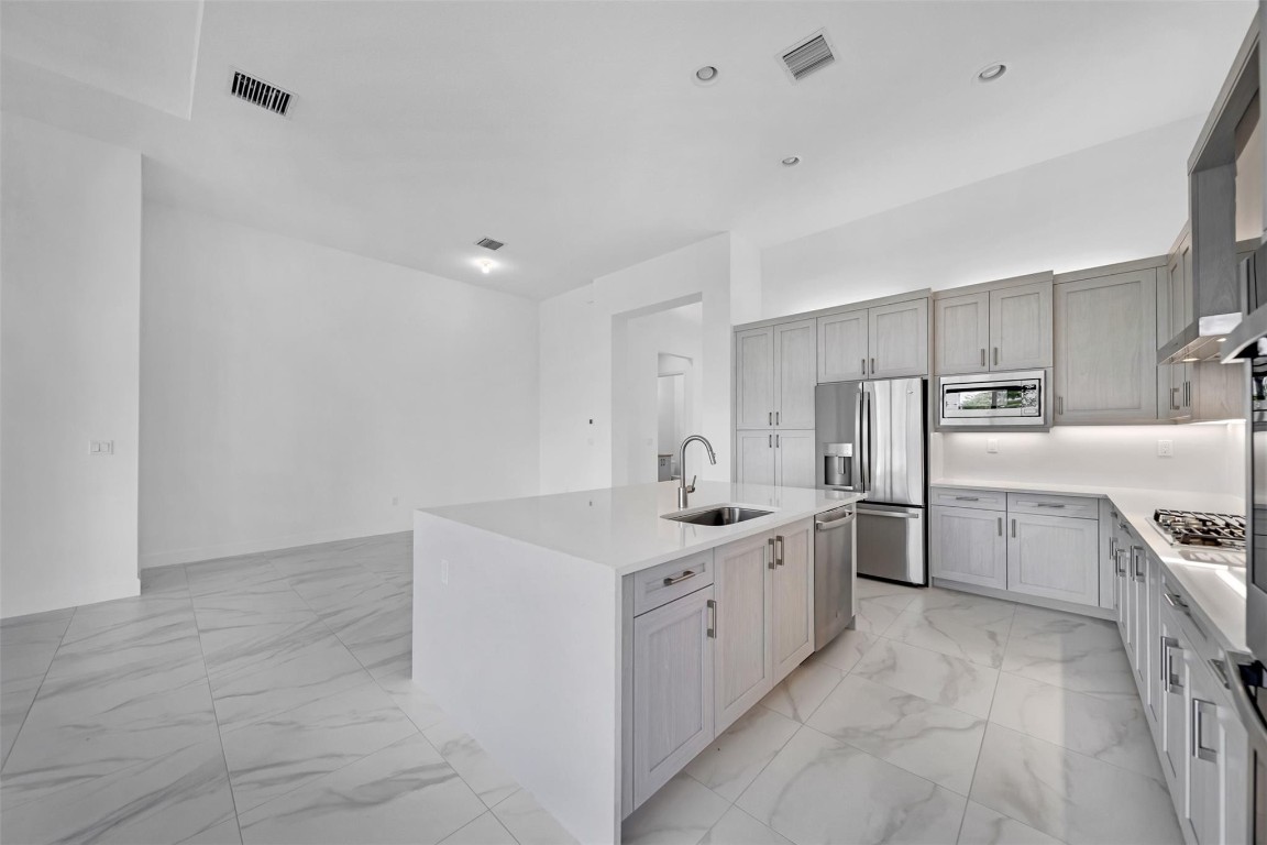 9217 Mountain Pine Grv