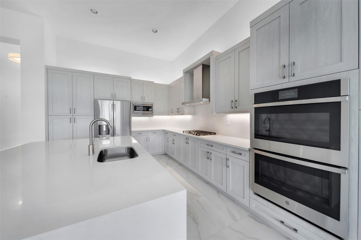 9217 Mountain Pine Grv