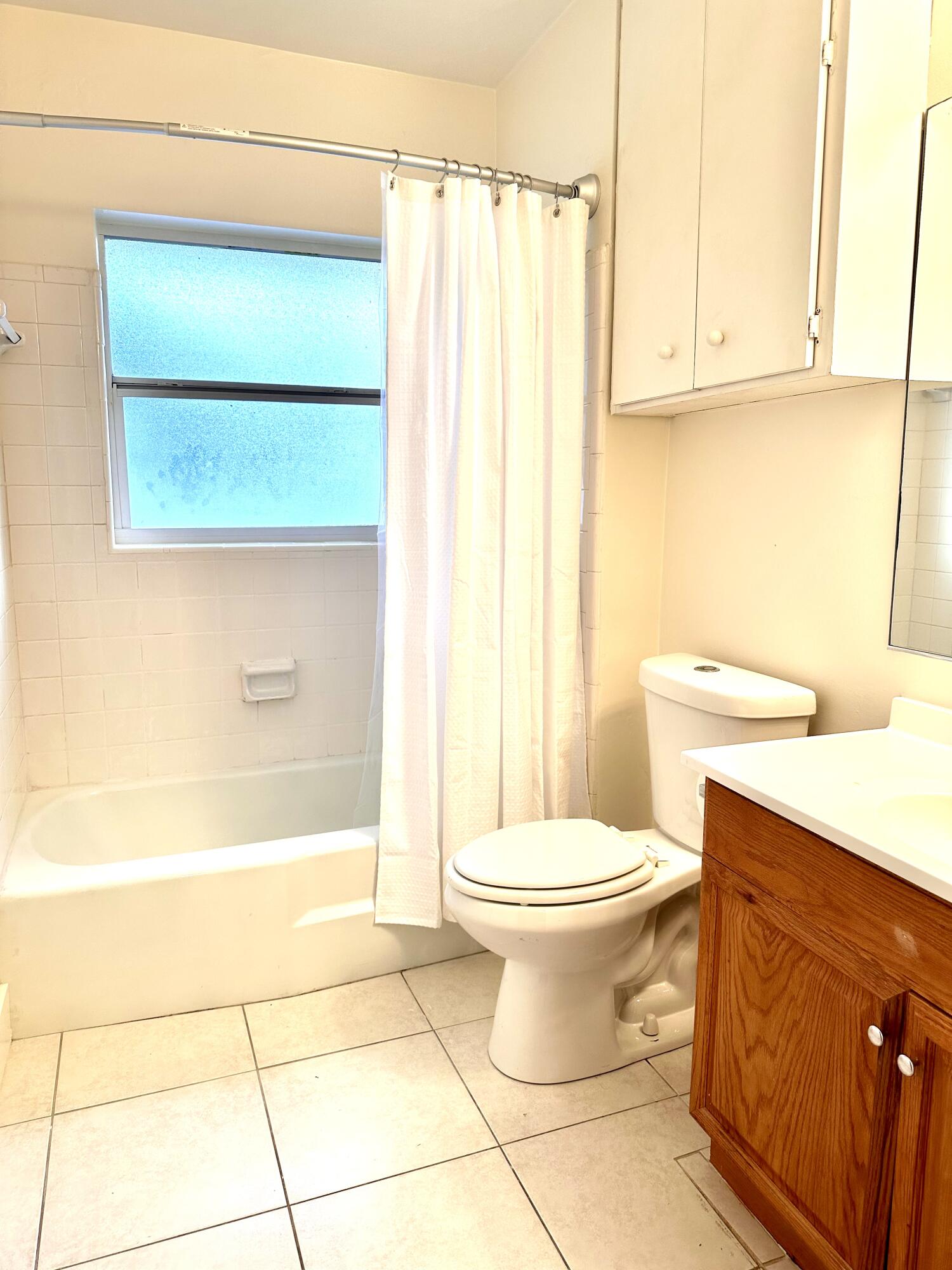 111 SE 7th Avenue Unit: B