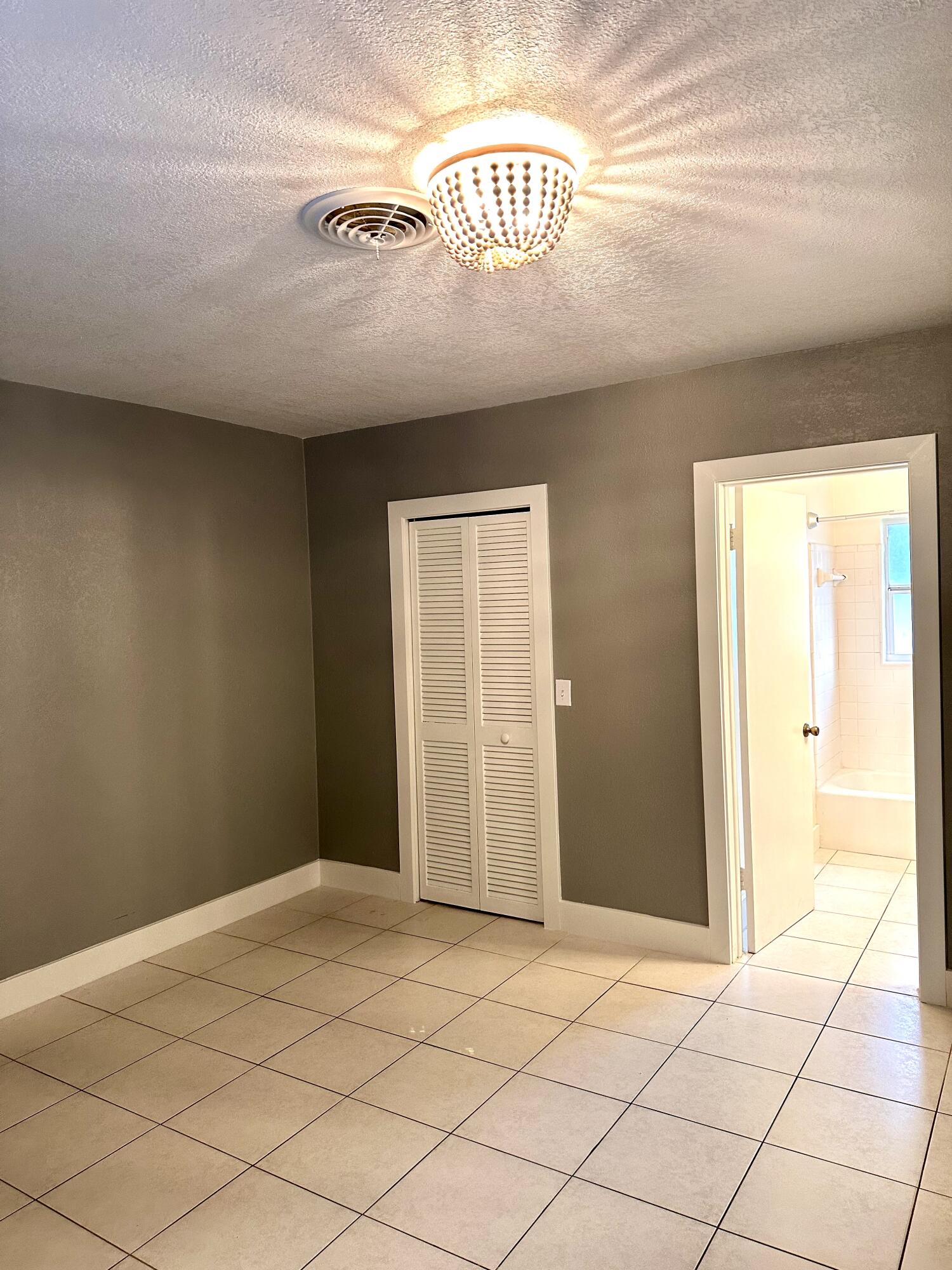 111 SE 7th Avenue Unit: B