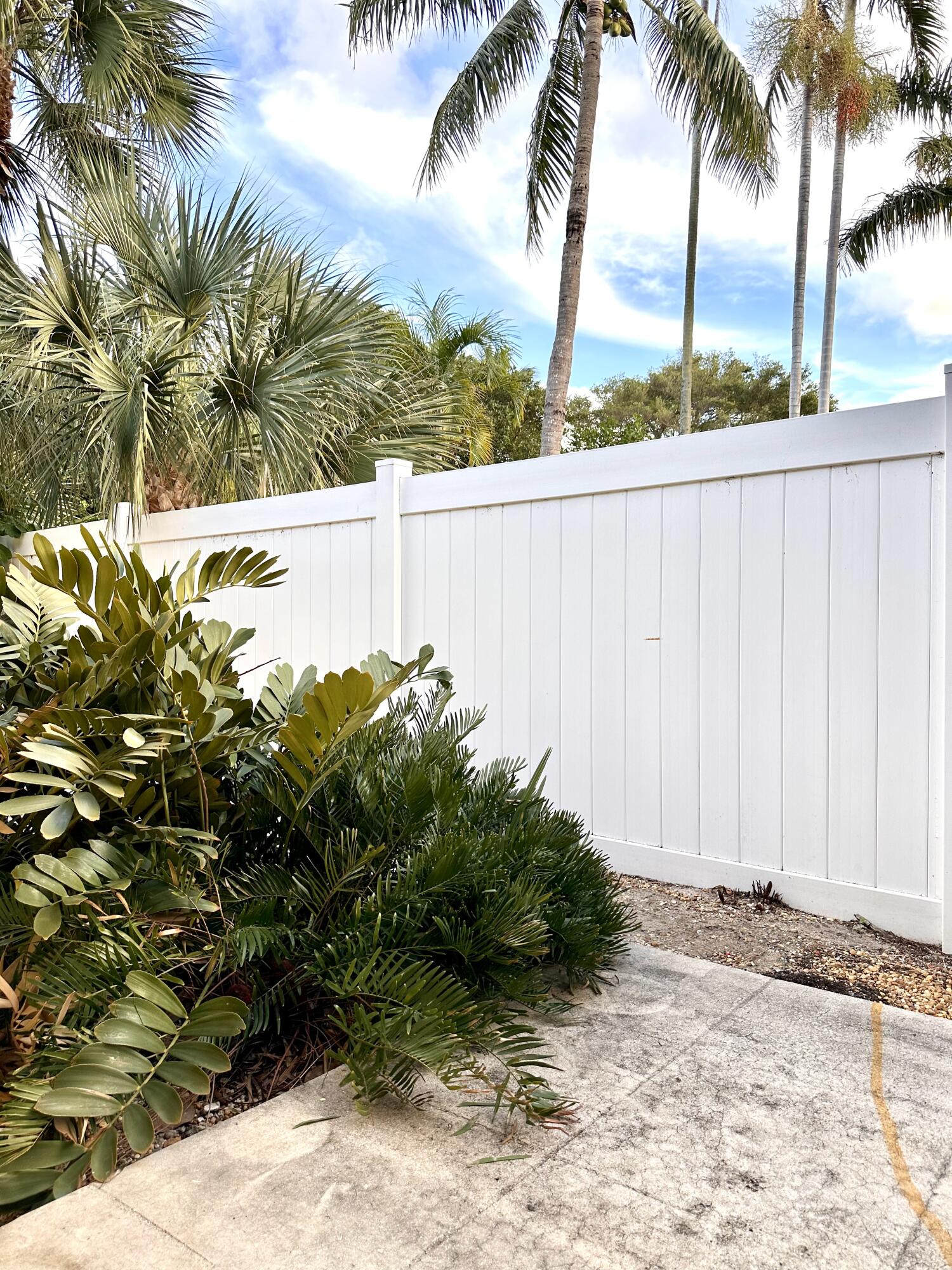 111 SE 7th Avenue Unit: B